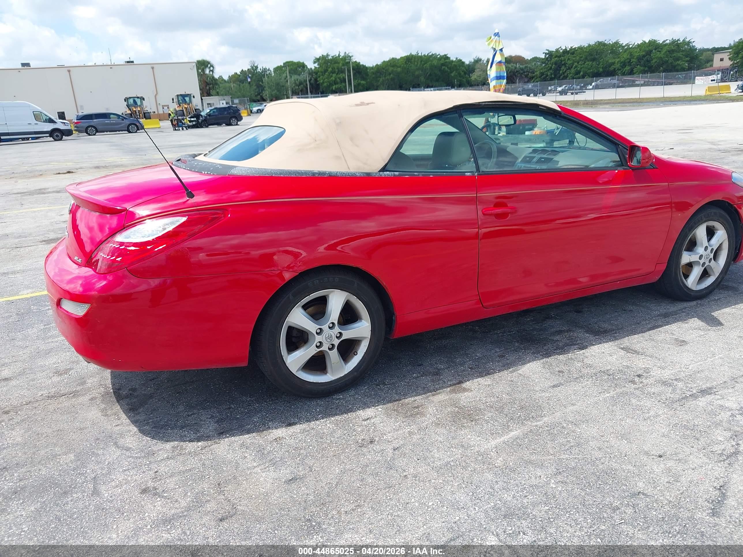 TOYOTA CAMRY image 6