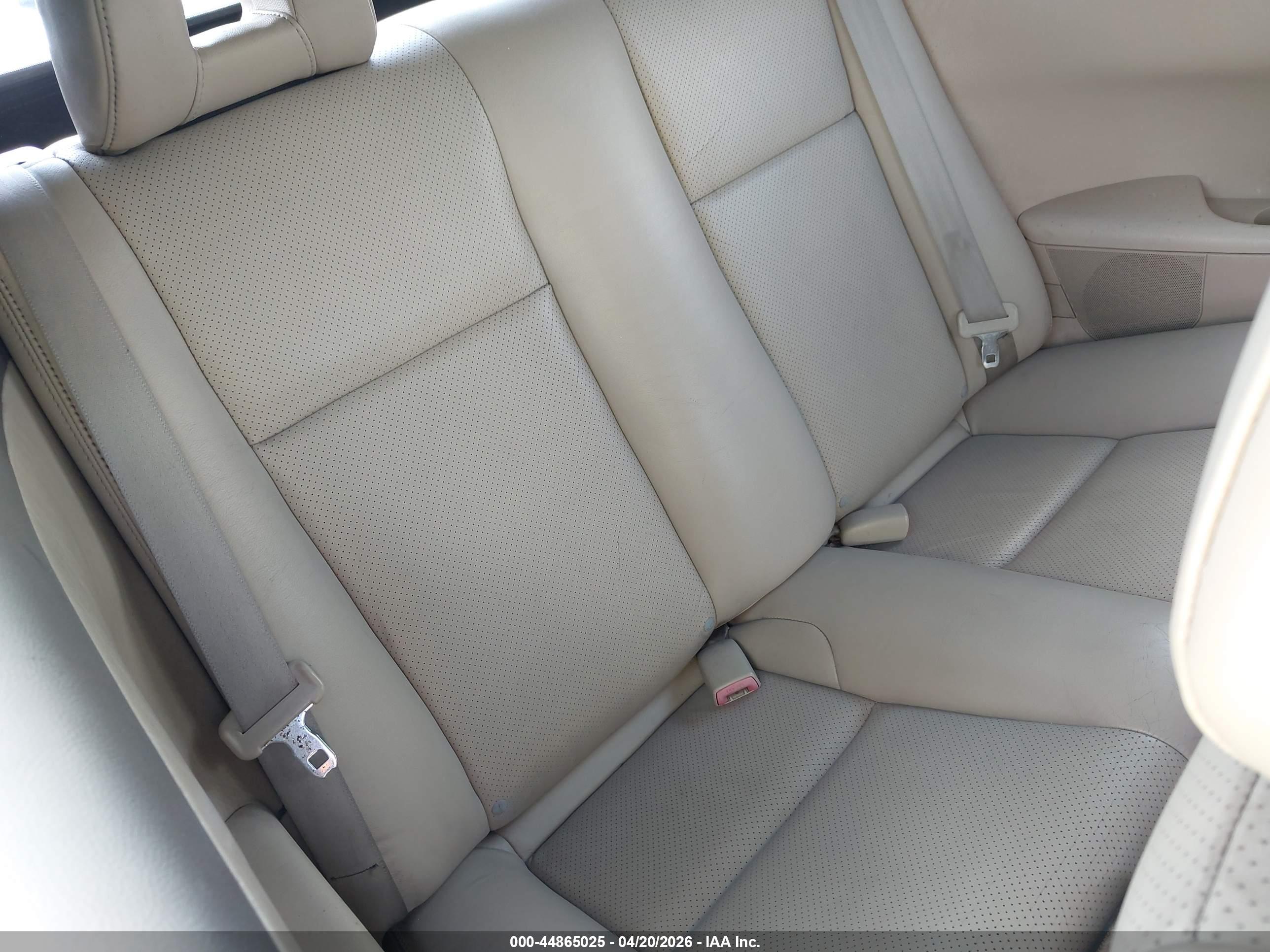 TOYOTA CAMRY image 8