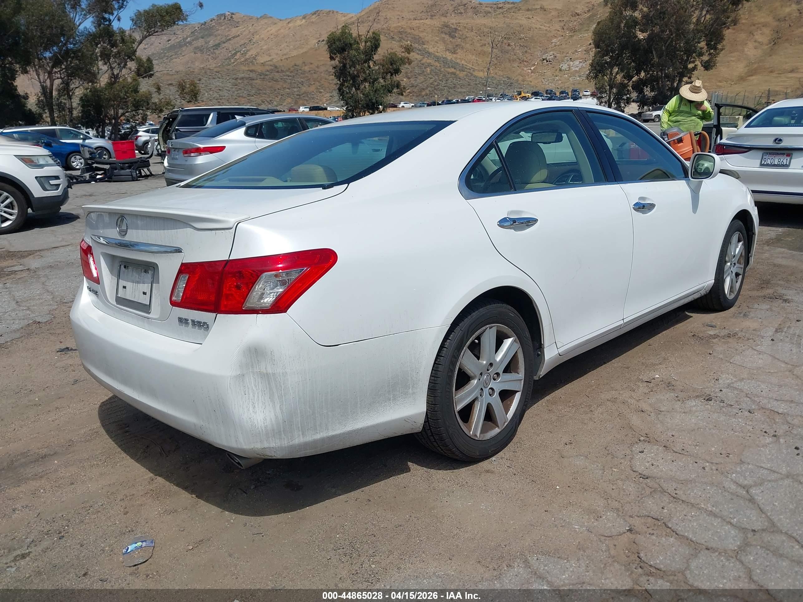 LEXUS ES image 4