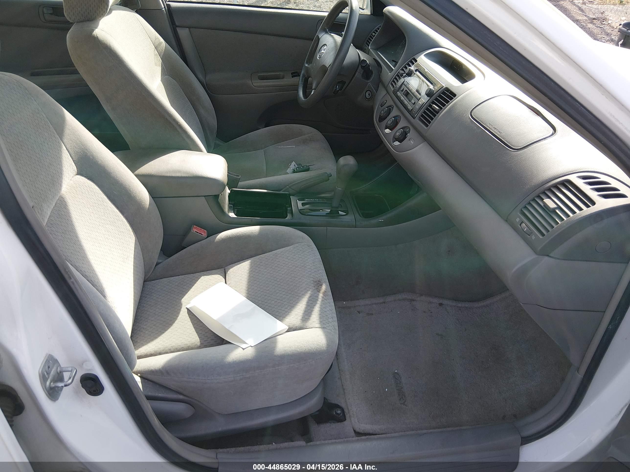 TOYOTA CAMRY image 5