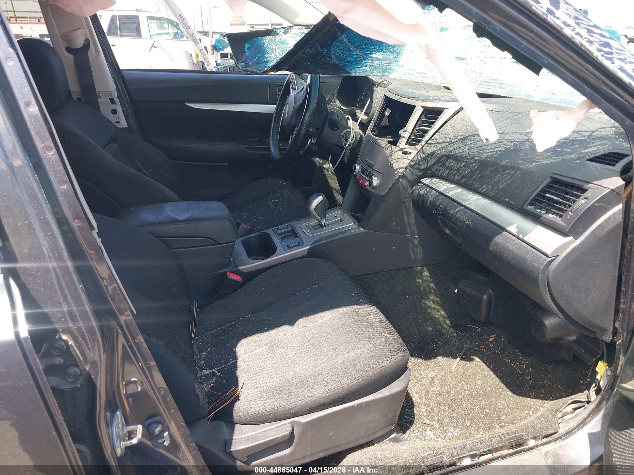 SUBARU OUTBACK image 5
