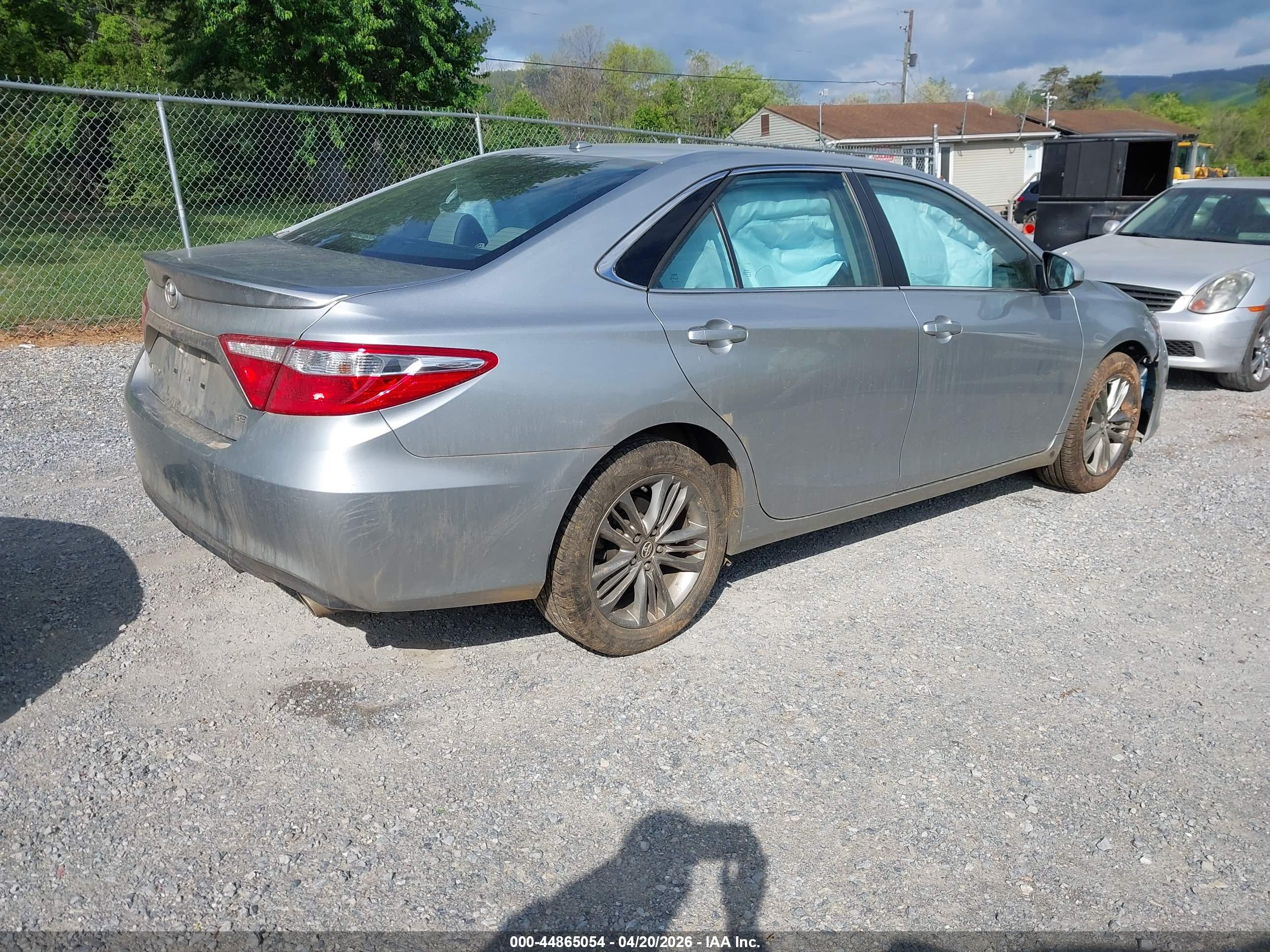 TOYOTA CAMRY image 4