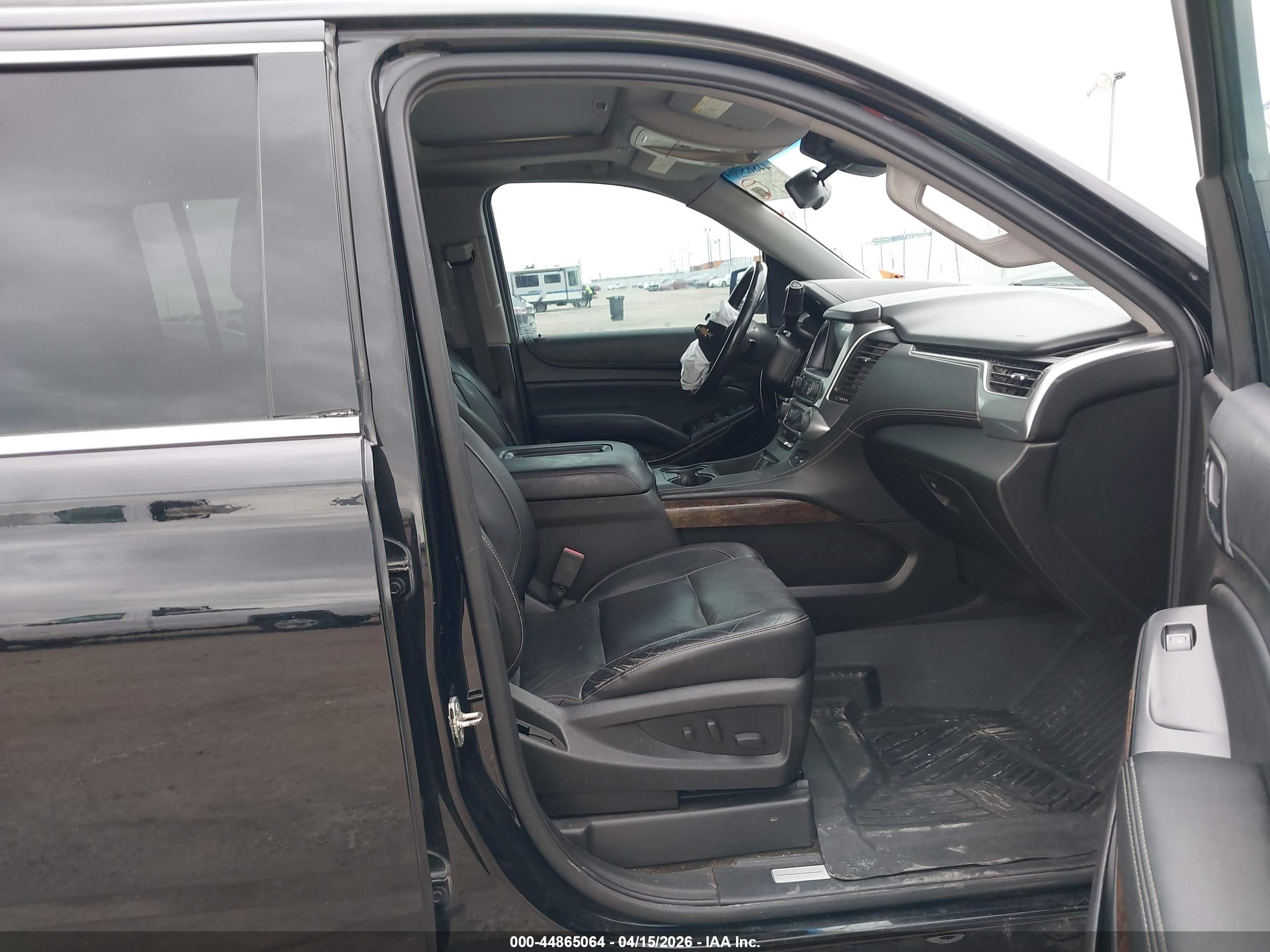 CHEVROLET SUBURBAN image 5