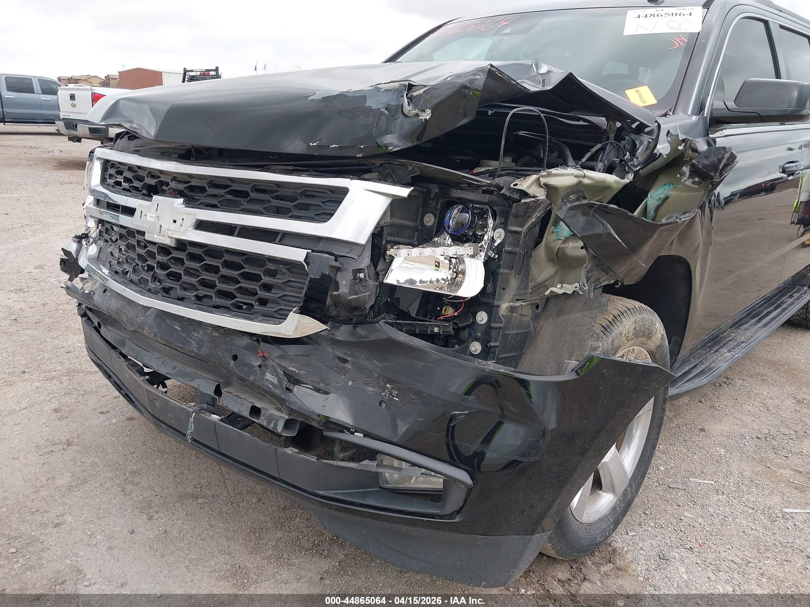 CHEVROLET SUBURBAN image 6