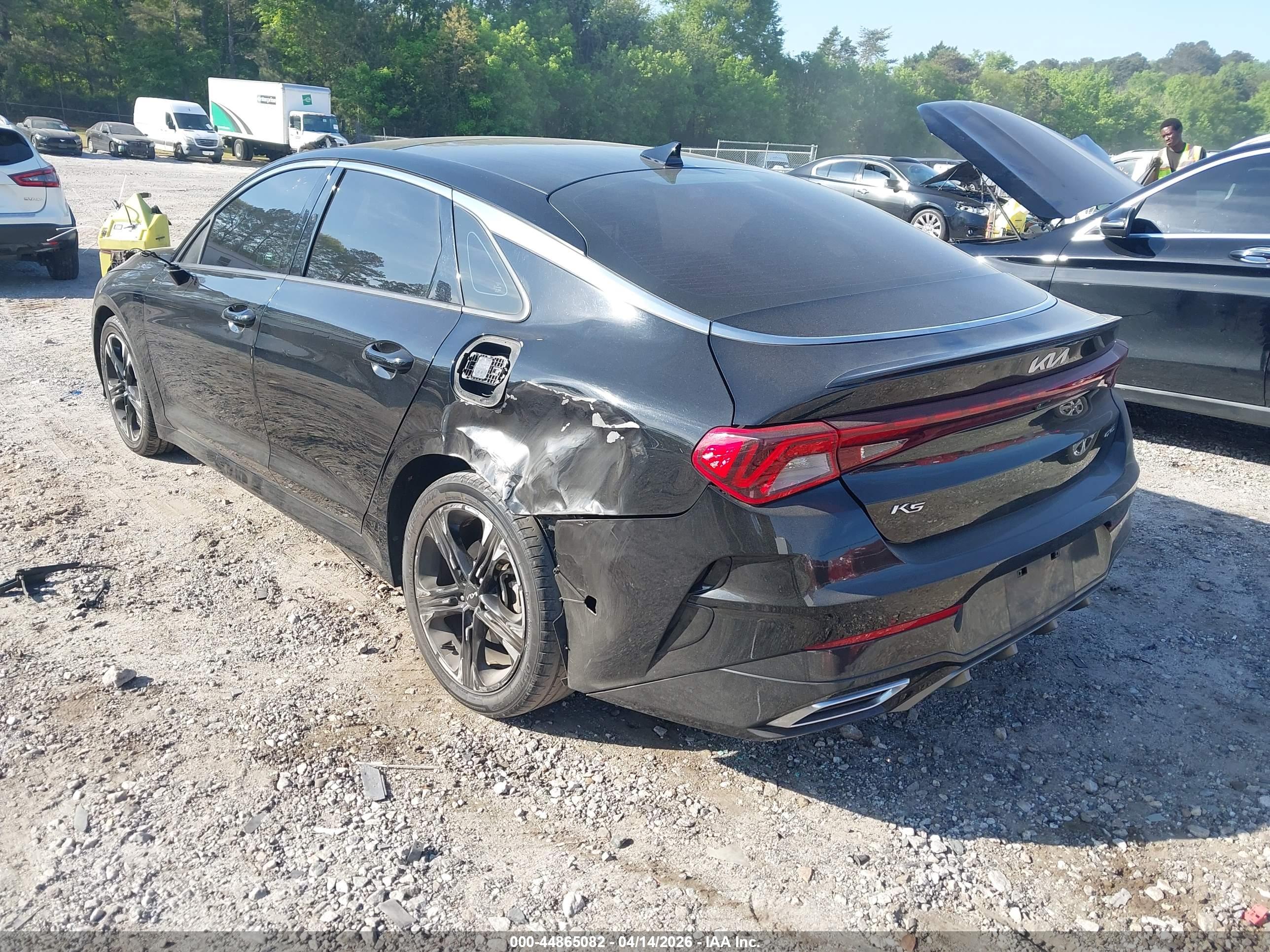 KIA K5 image 3