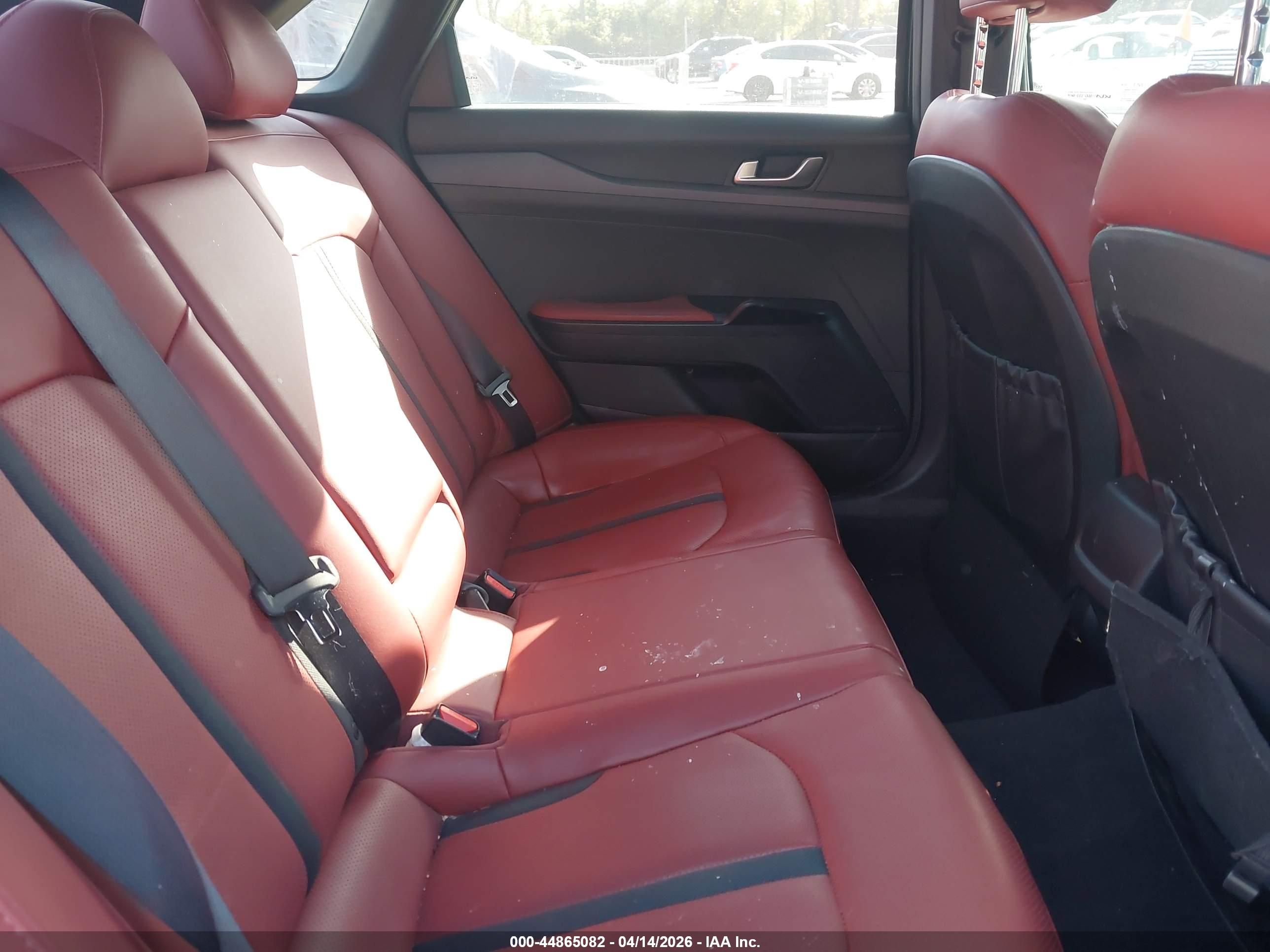 KIA K5 image 8