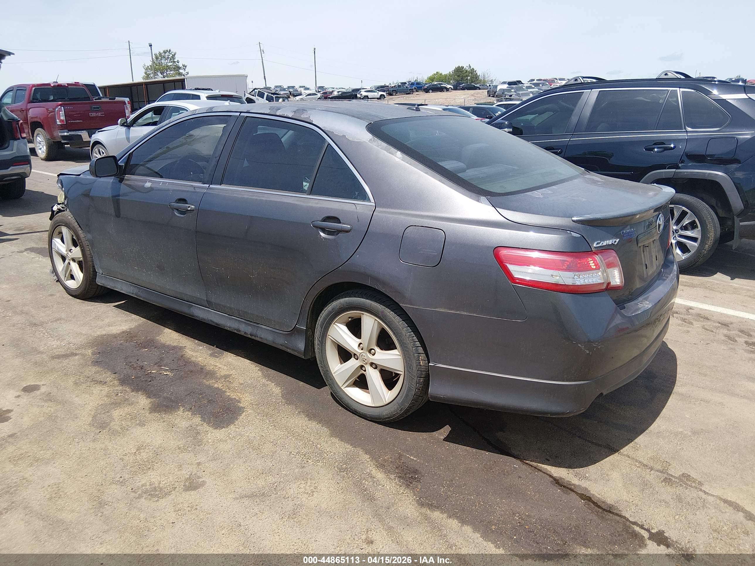 TOYOTA CAMRY image 3
