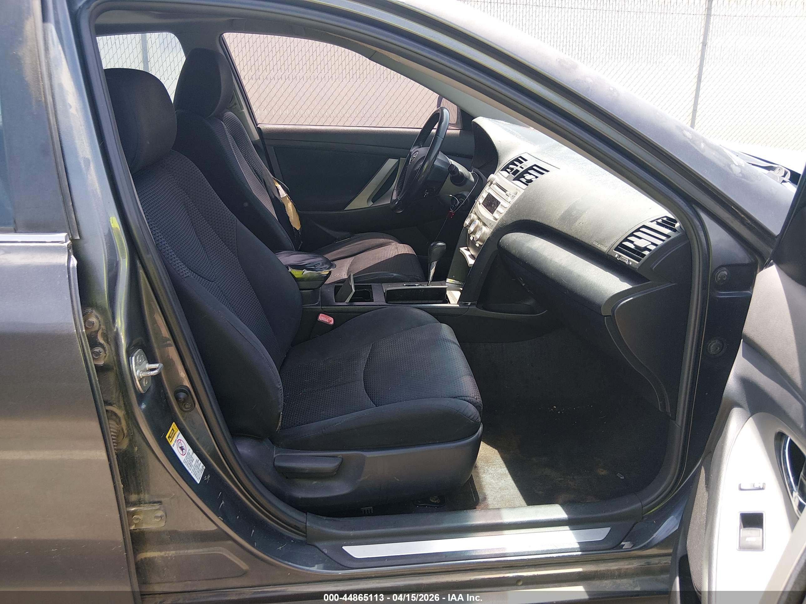 TOYOTA CAMRY image 5