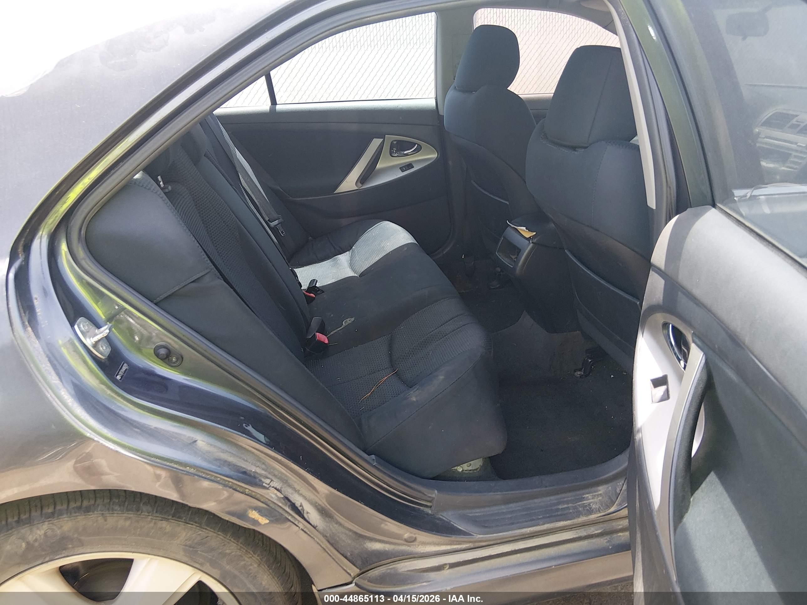 TOYOTA CAMRY image 8