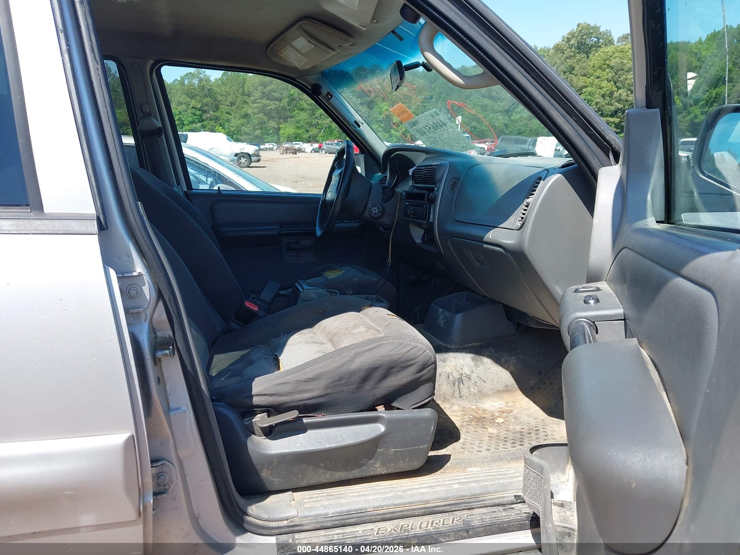 FORD EXPLORER image 5