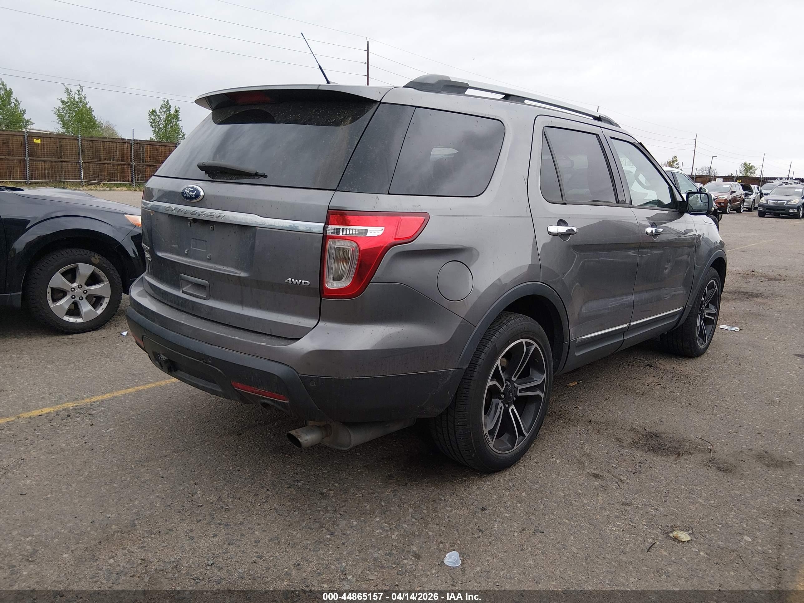 FORD EXPLORER image 4