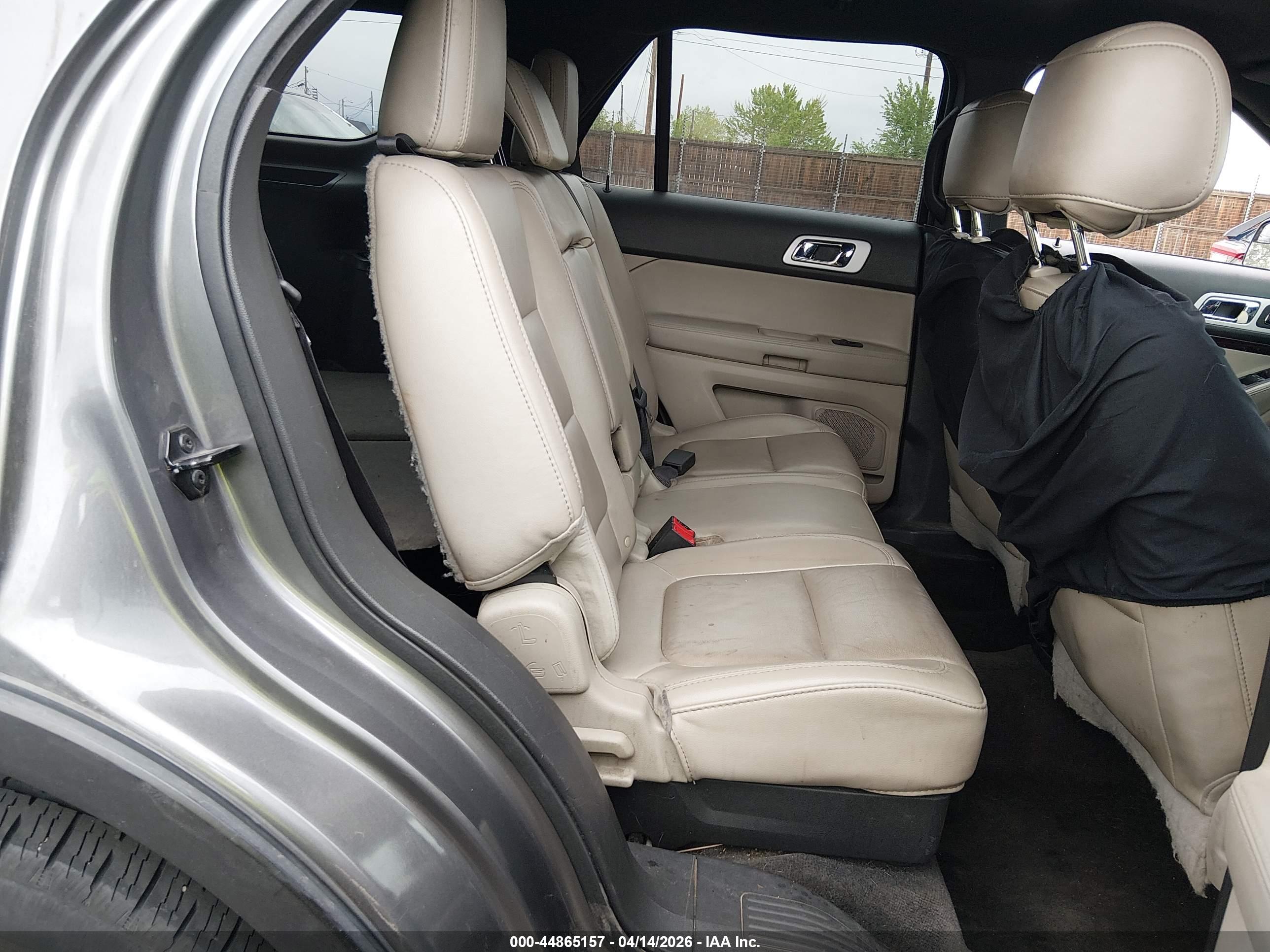 FORD EXPLORER image 8