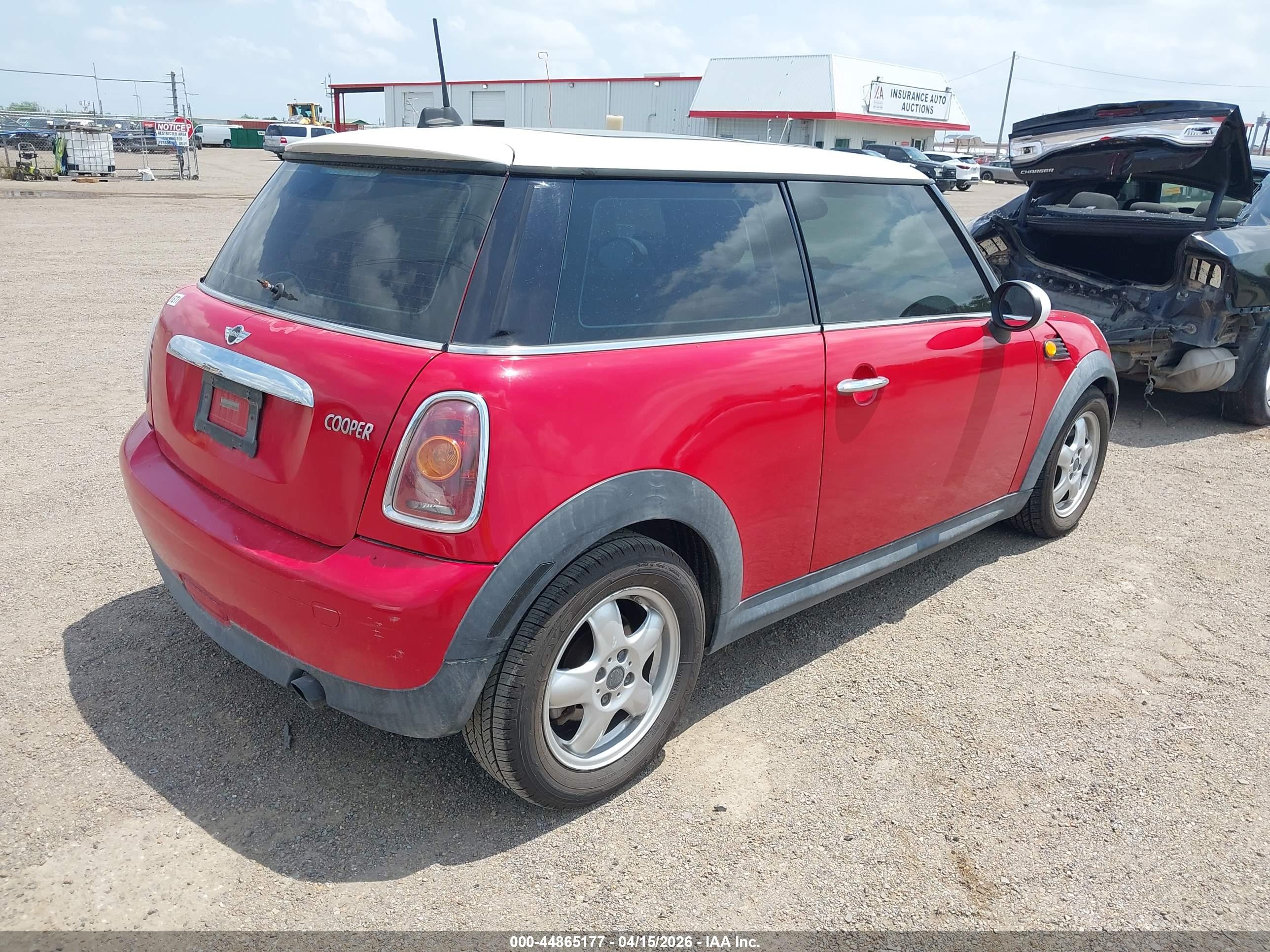 MINI COOPER image 4