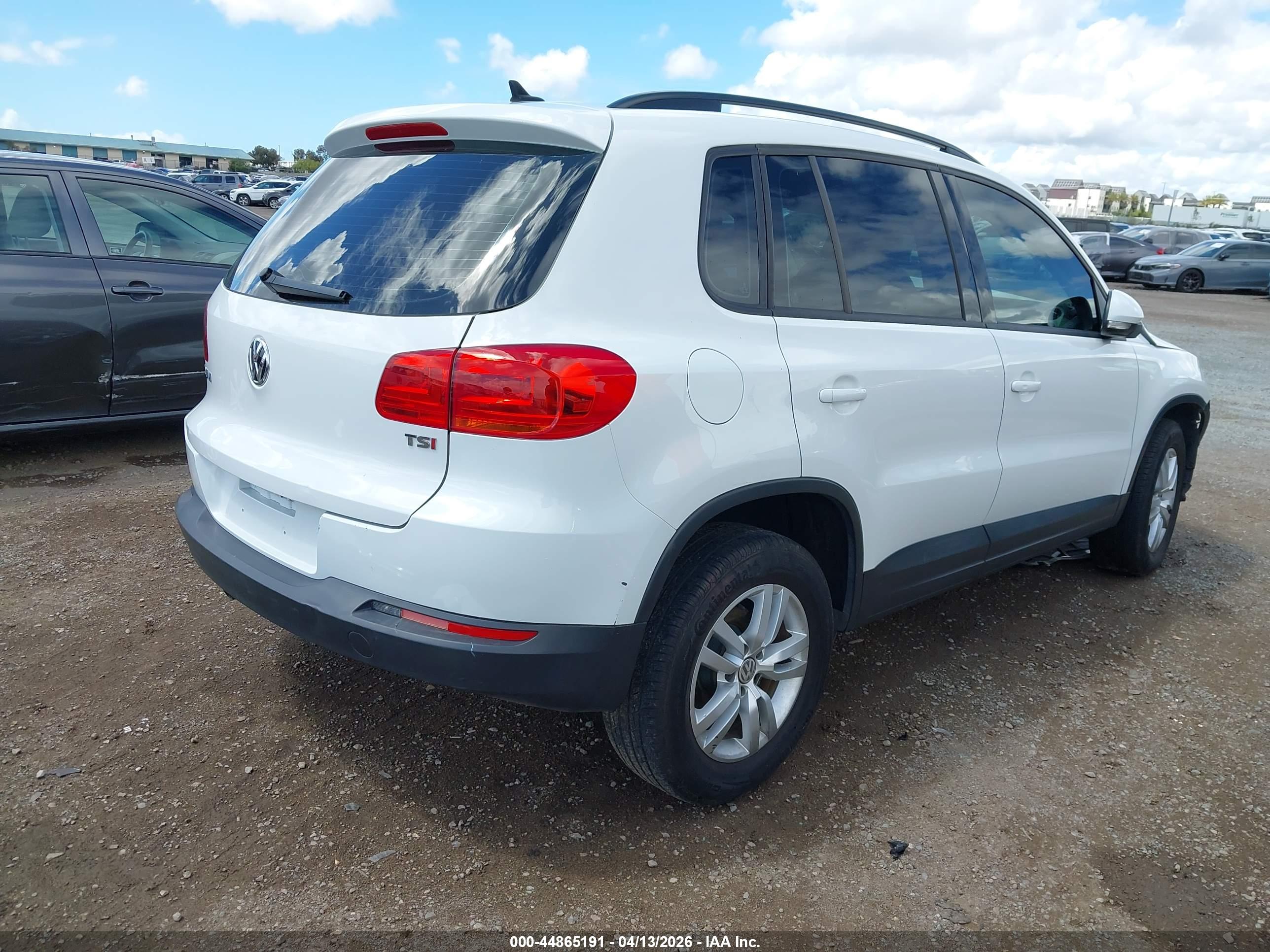 VOLKSWAGEN TIGUAN image 4