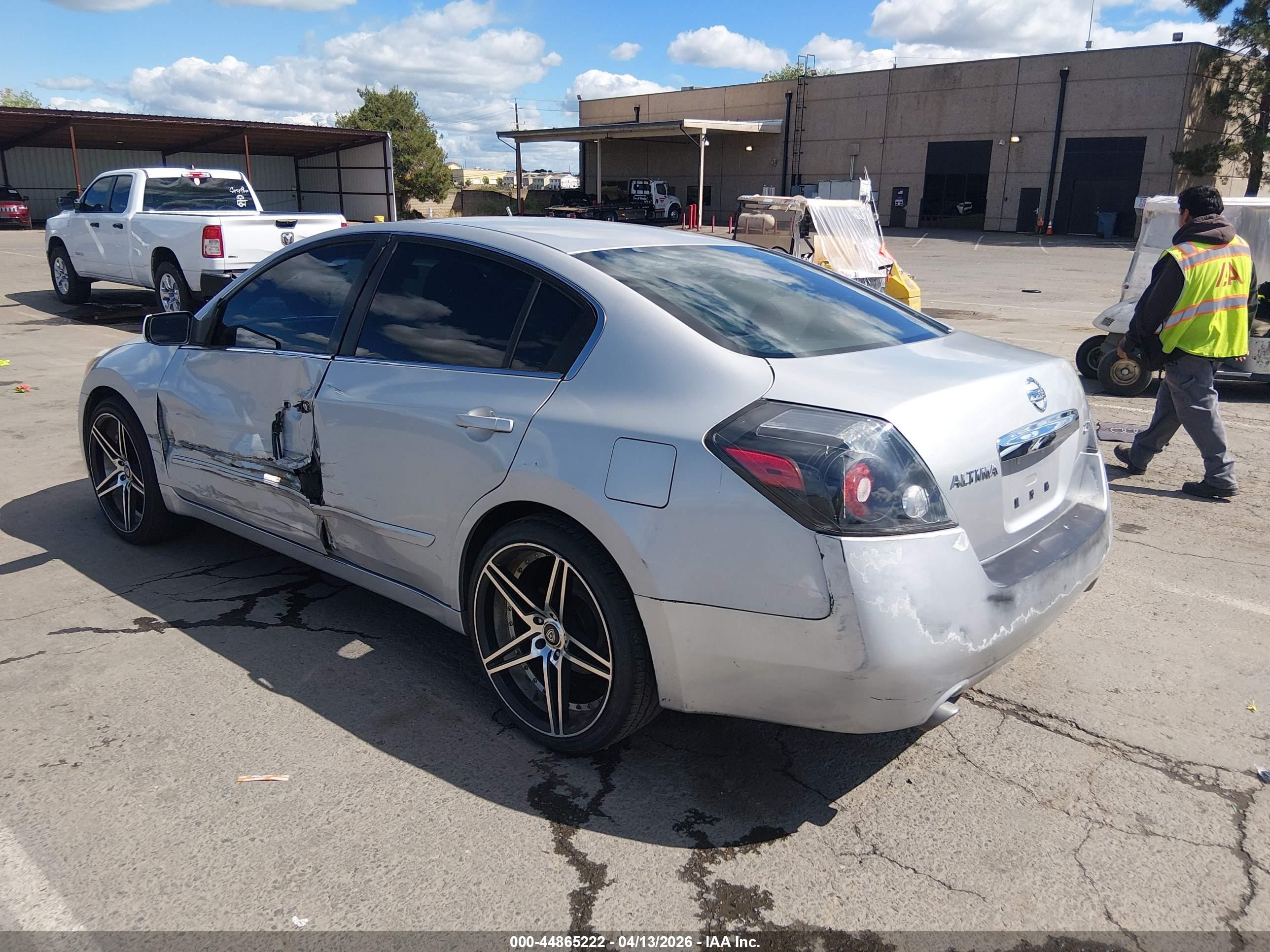 NISSAN ALTIMA image 3