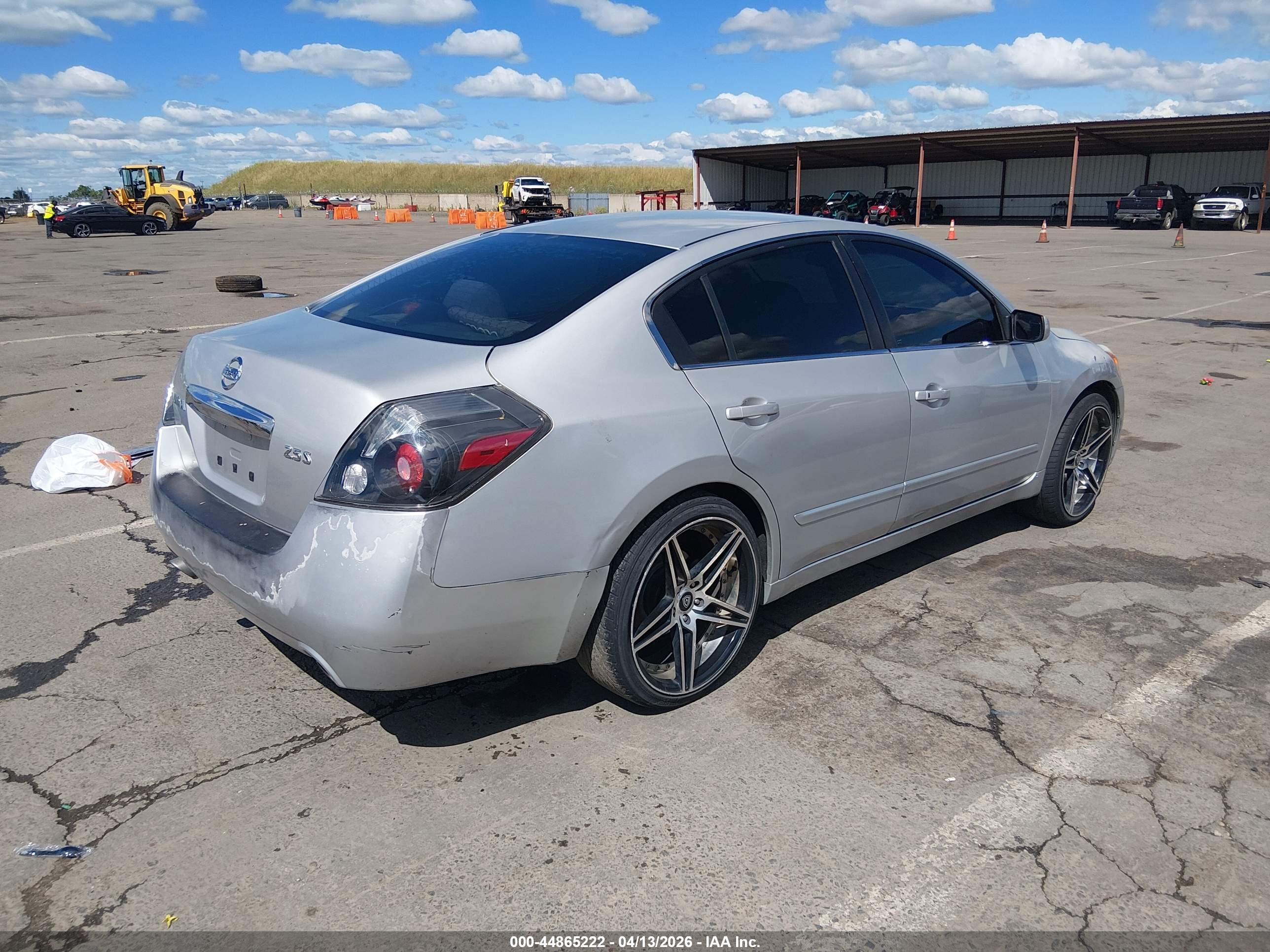 NISSAN ALTIMA image 4