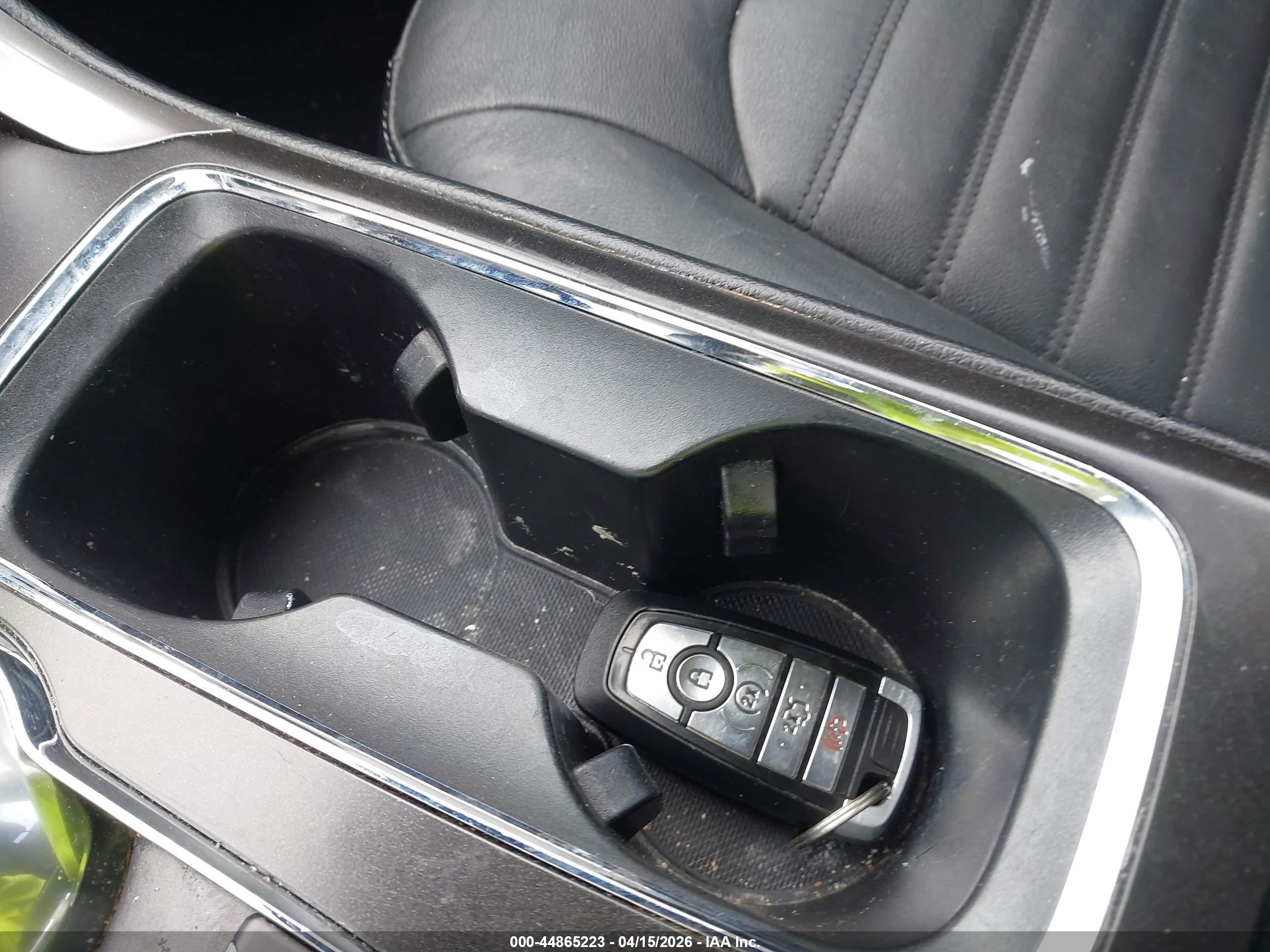 FORD FUSION image 11
