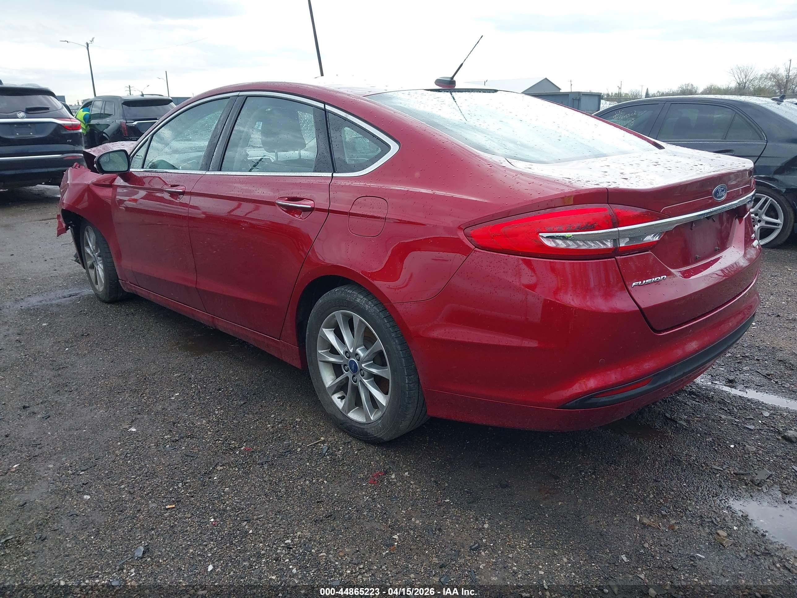 FORD FUSION image 3