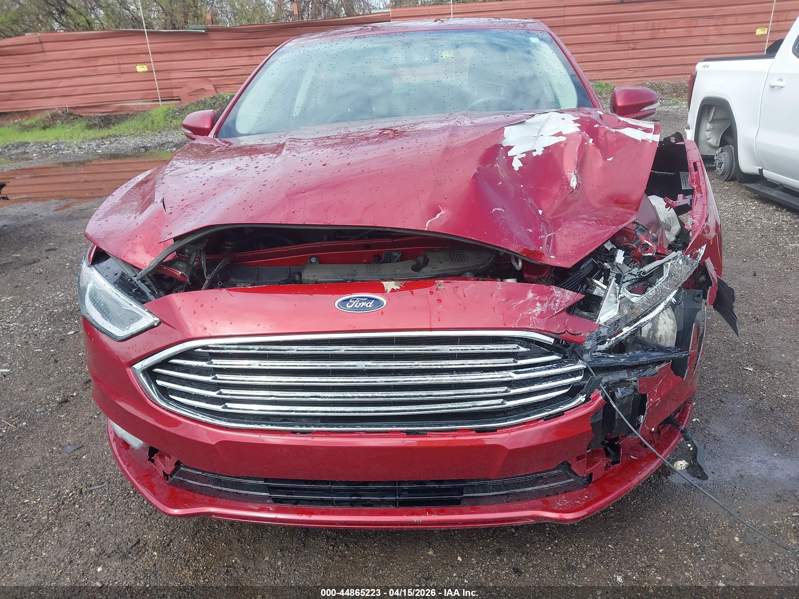 FORD FUSION image 6