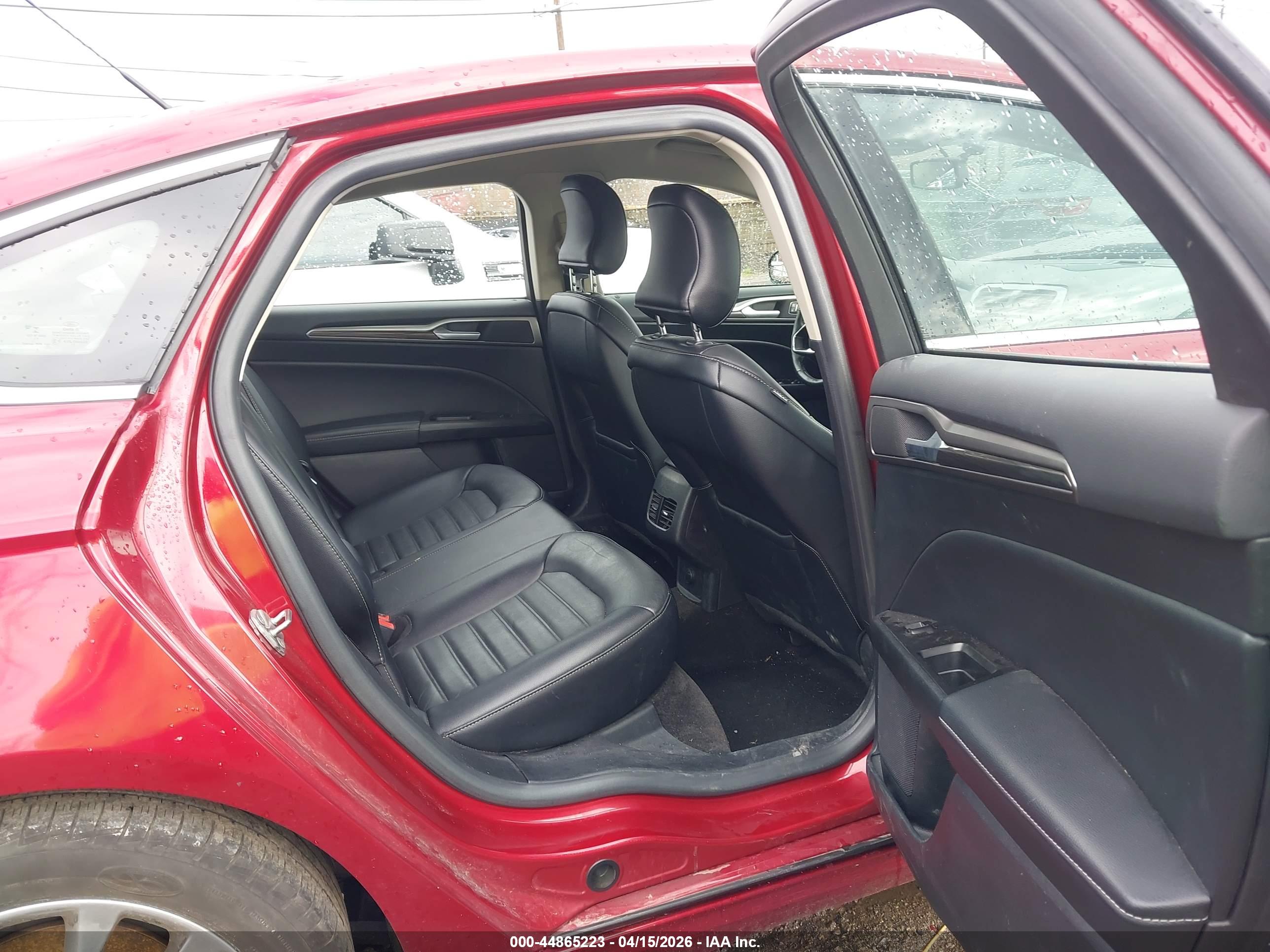 FORD FUSION image 8