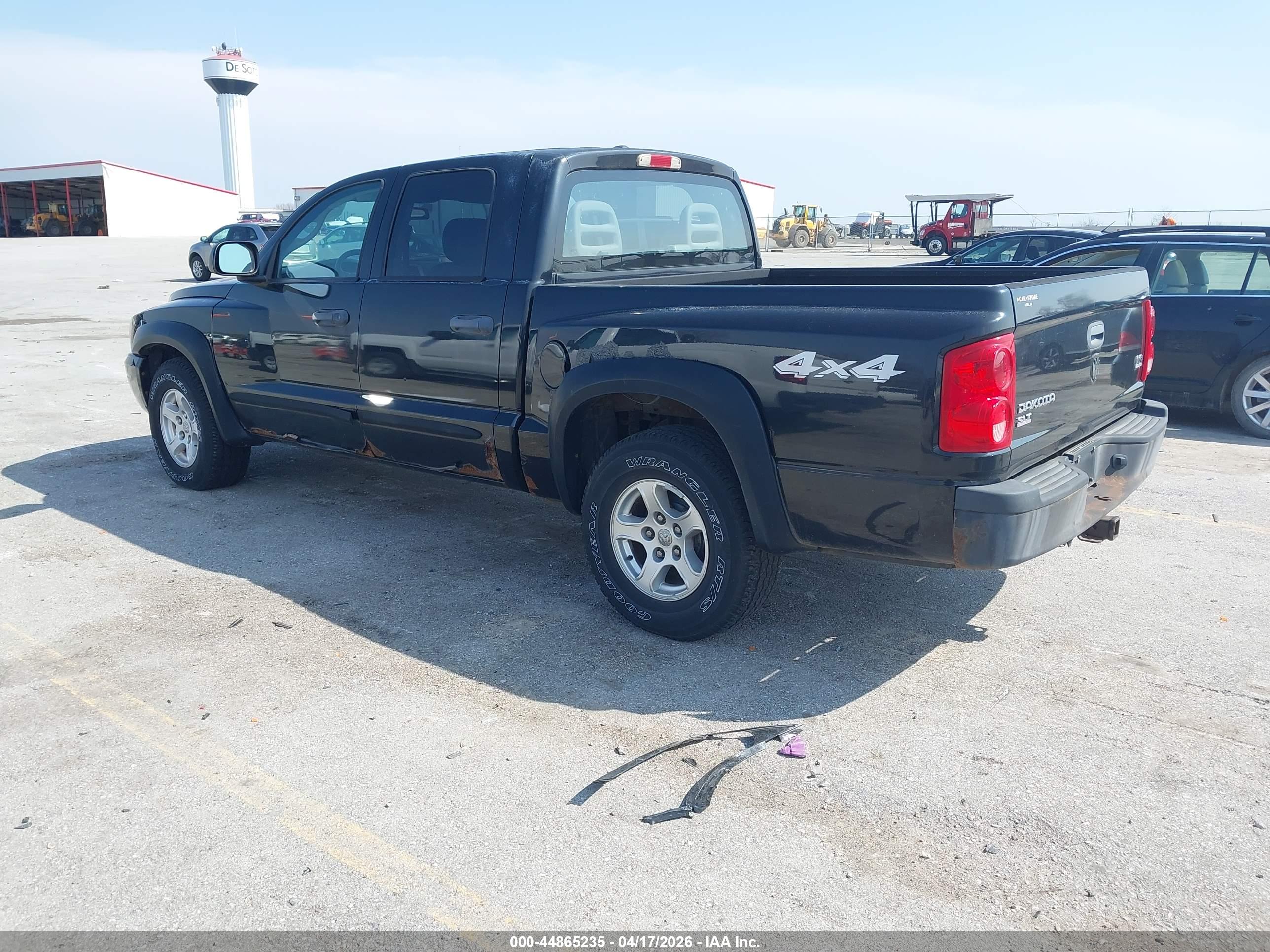 DODGE DAKOTA image 3