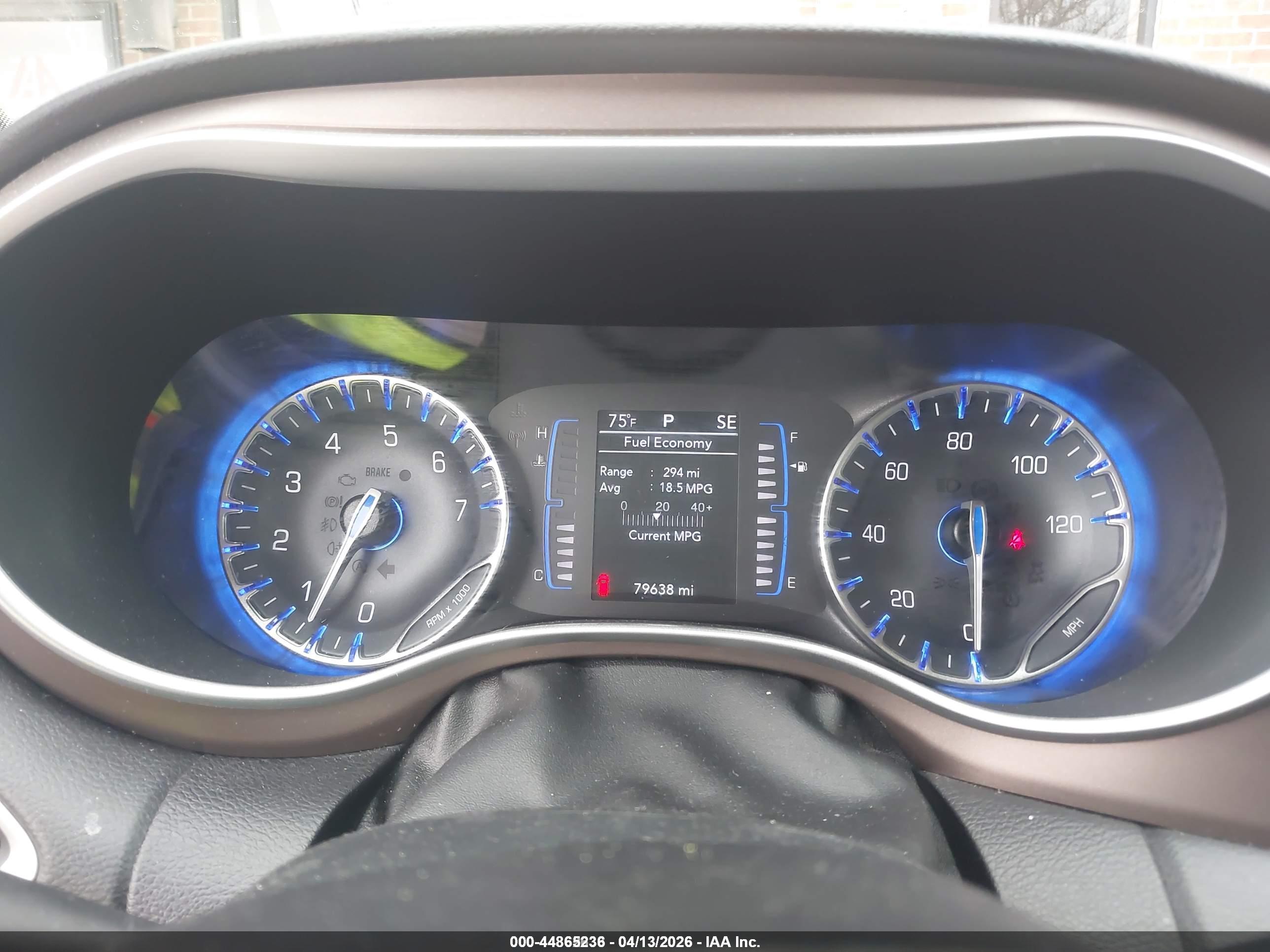CHRYSLER VOYAGER image 7