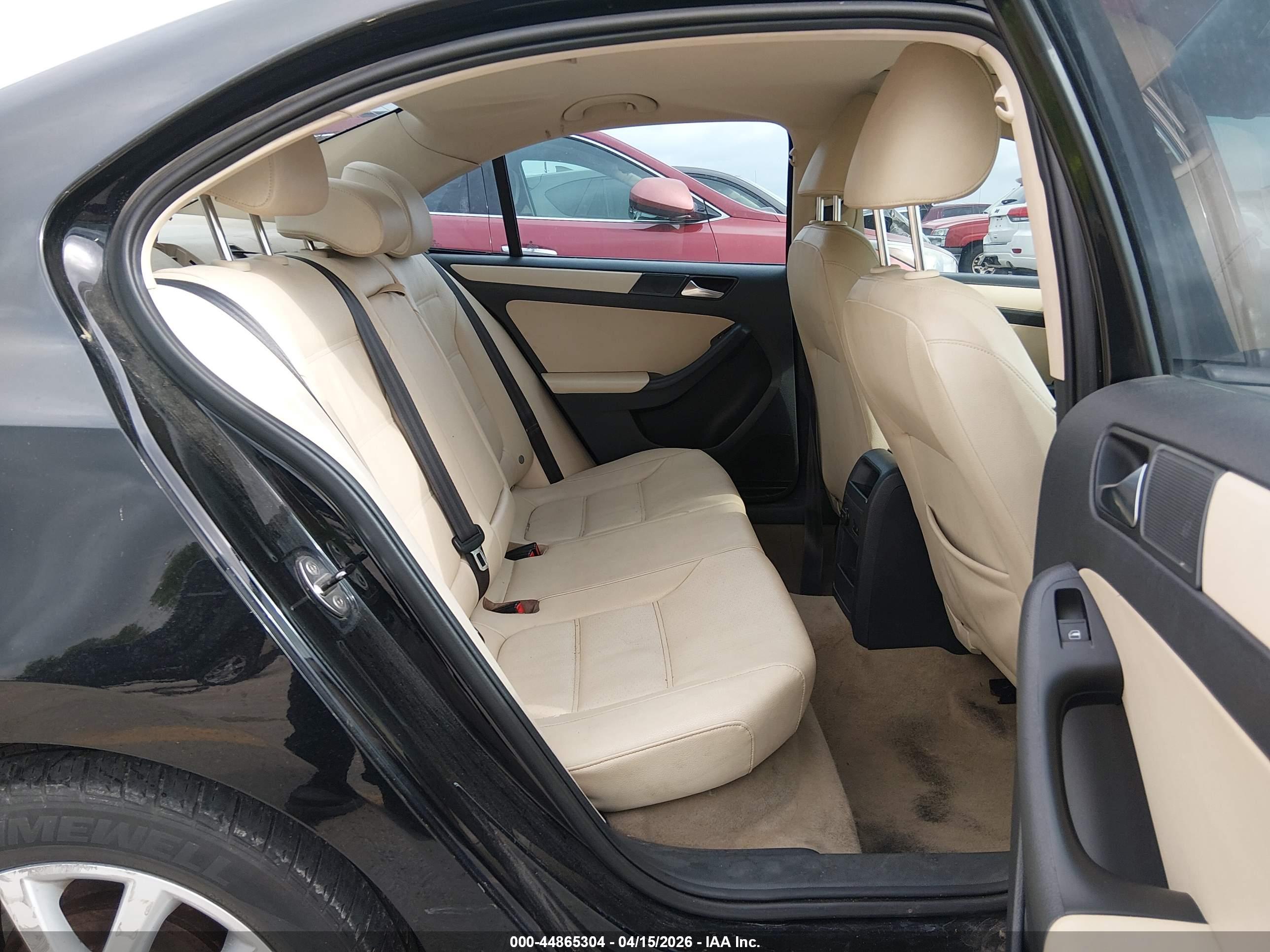 VOLKSWAGEN JETTA image 8
