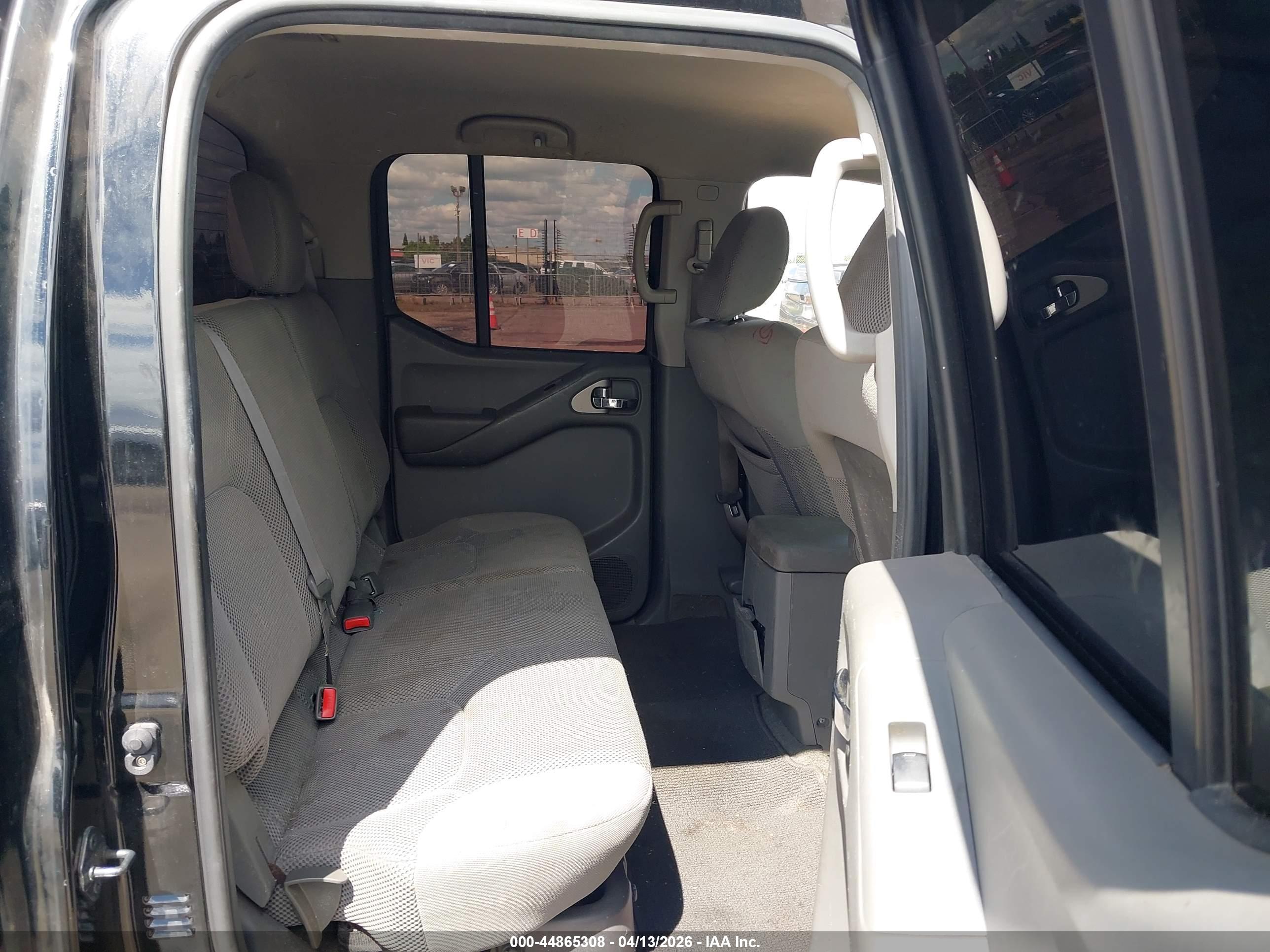 NISSAN FRONTIER image 8