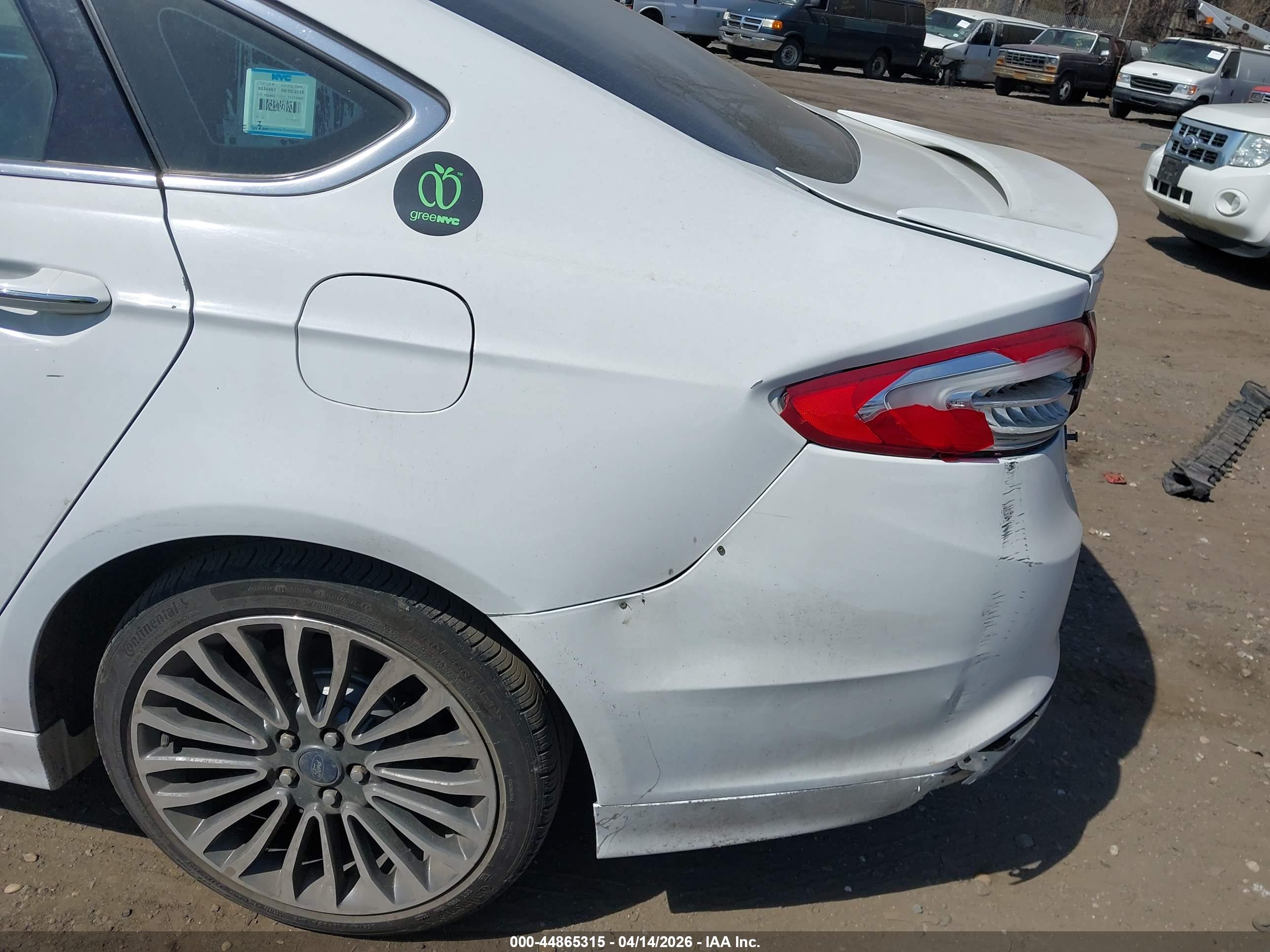 FORD FUSION image 6