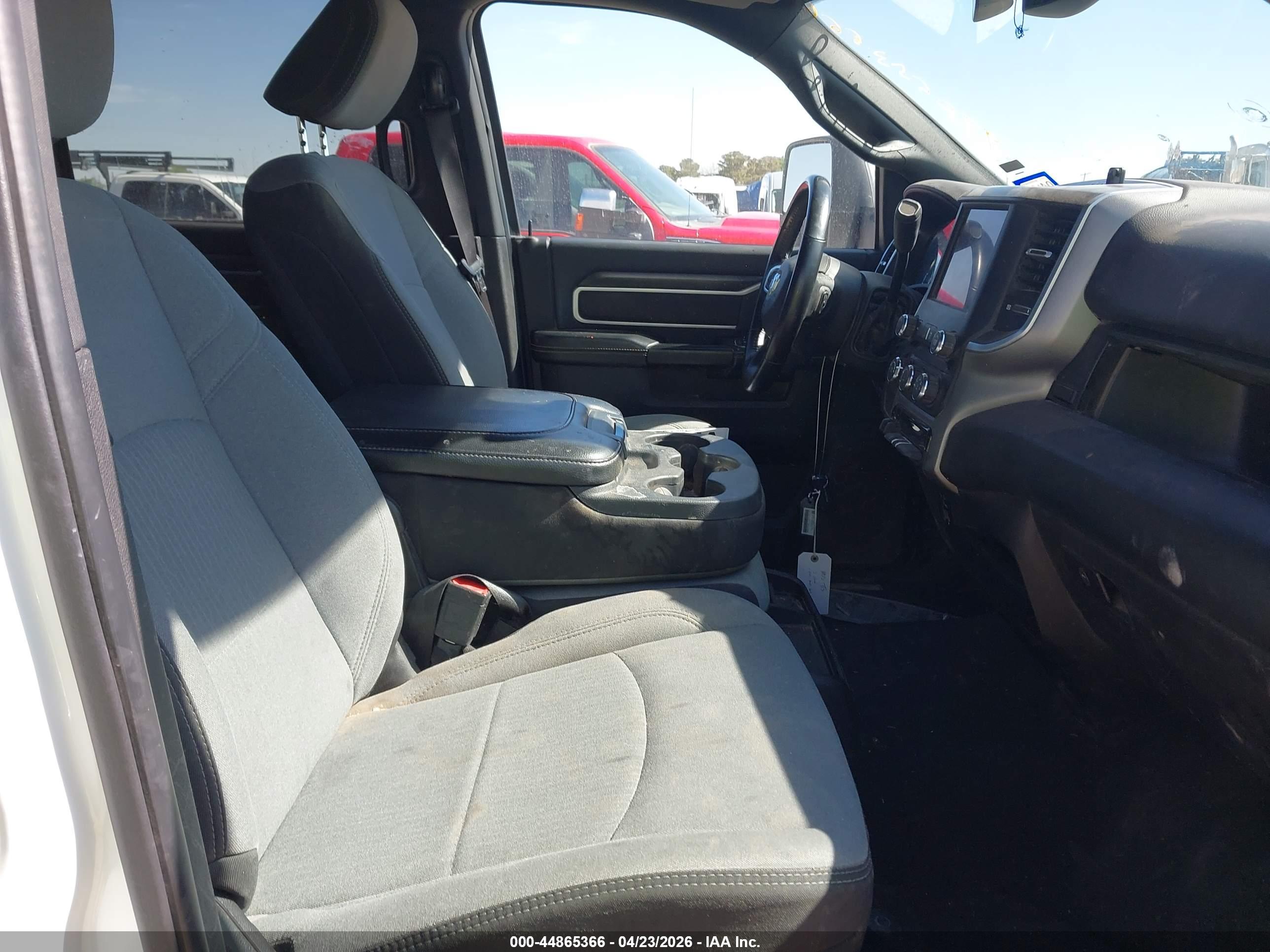RAM 2500 image 5