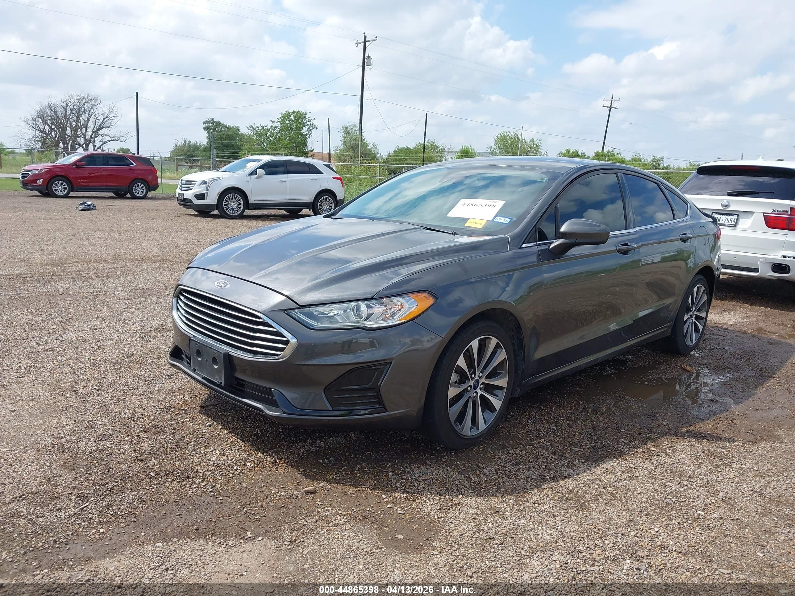 FORD FUSION image 2