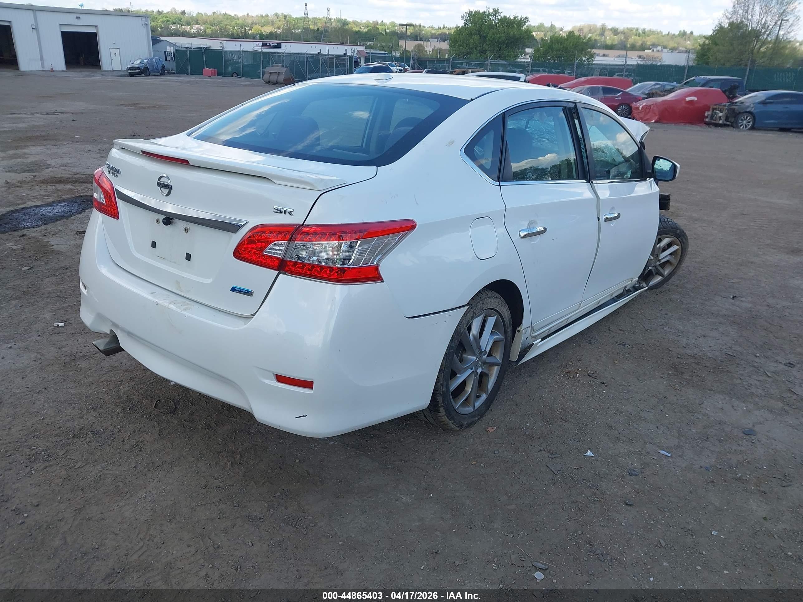 NISSAN SENTRA image 4