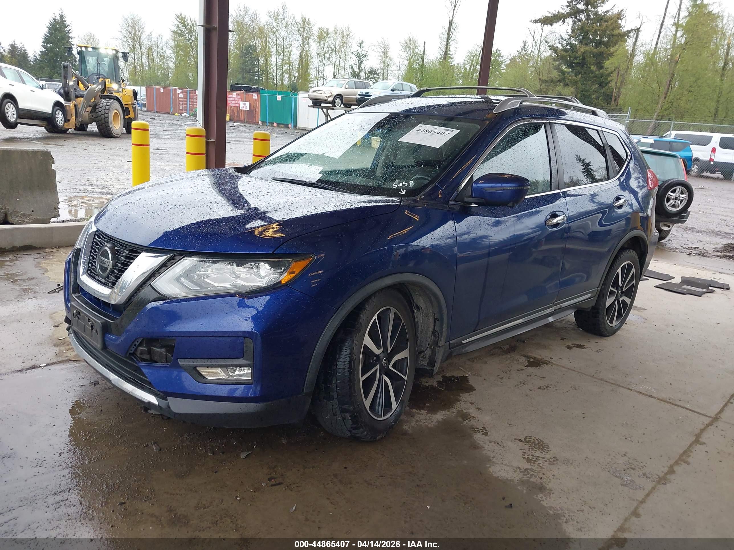 NISSAN ROGUE image 2