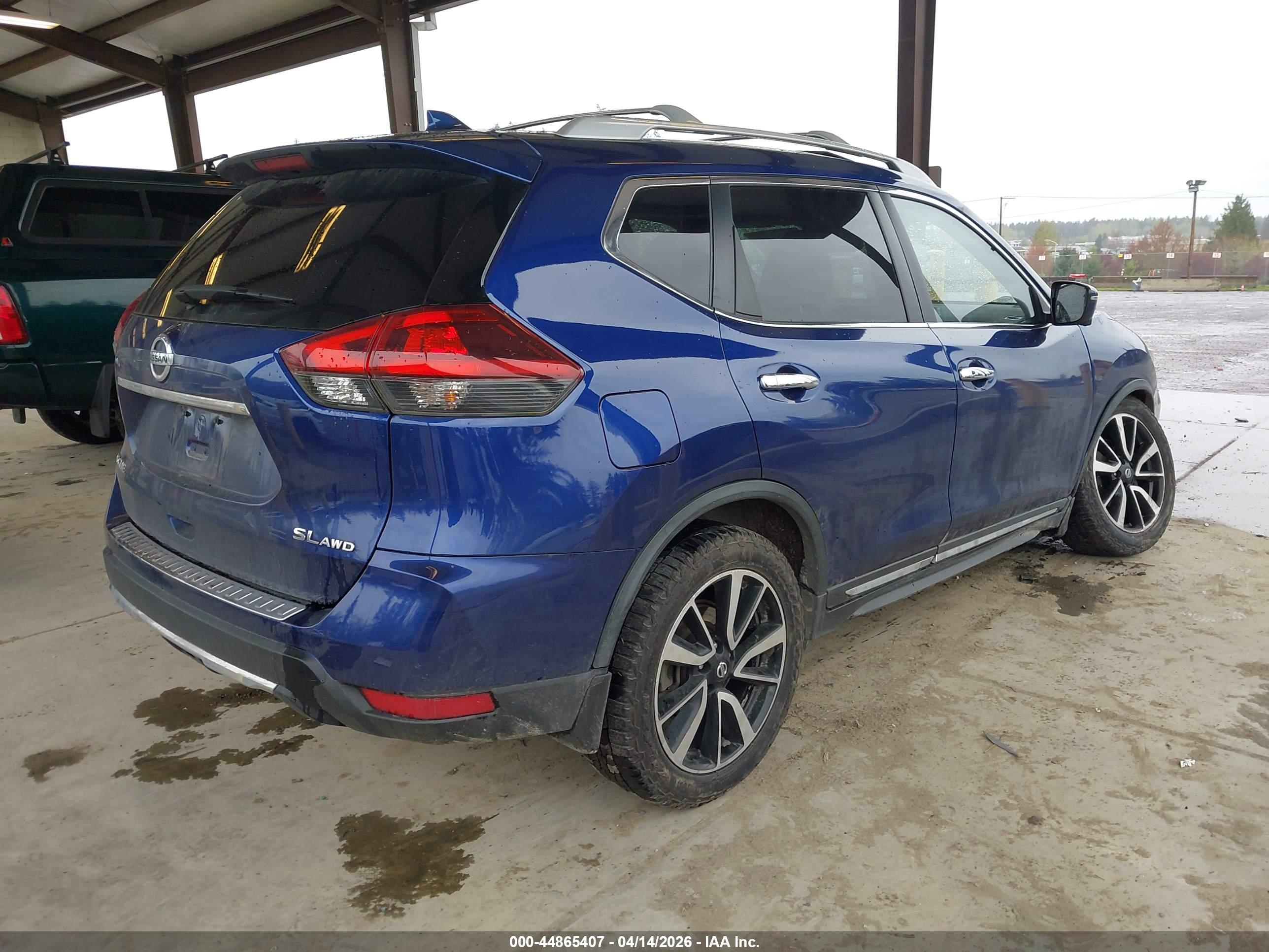 NISSAN ROGUE image 4