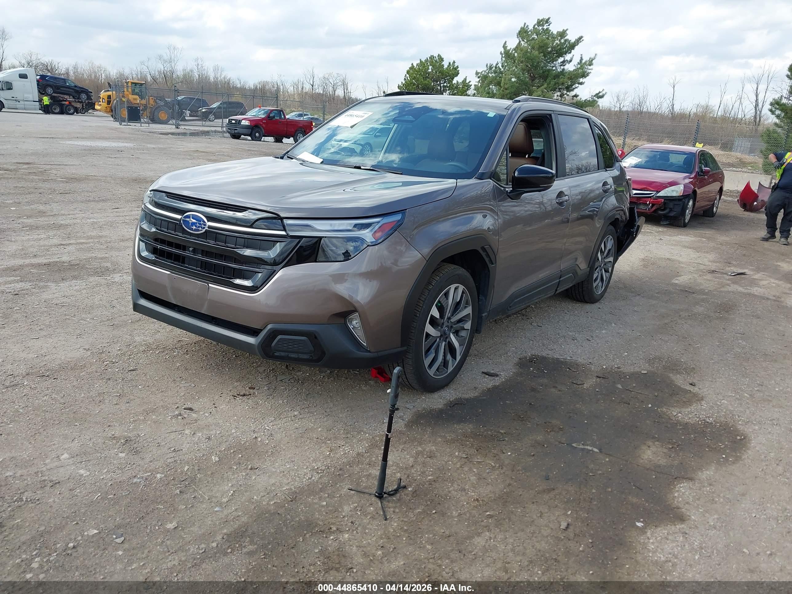 SUBARU FORESTER image 2