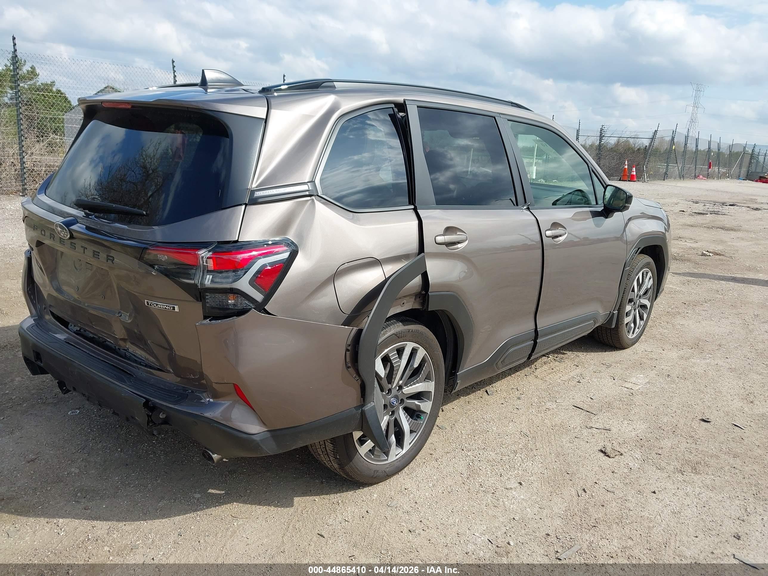 SUBARU FORESTER image 4