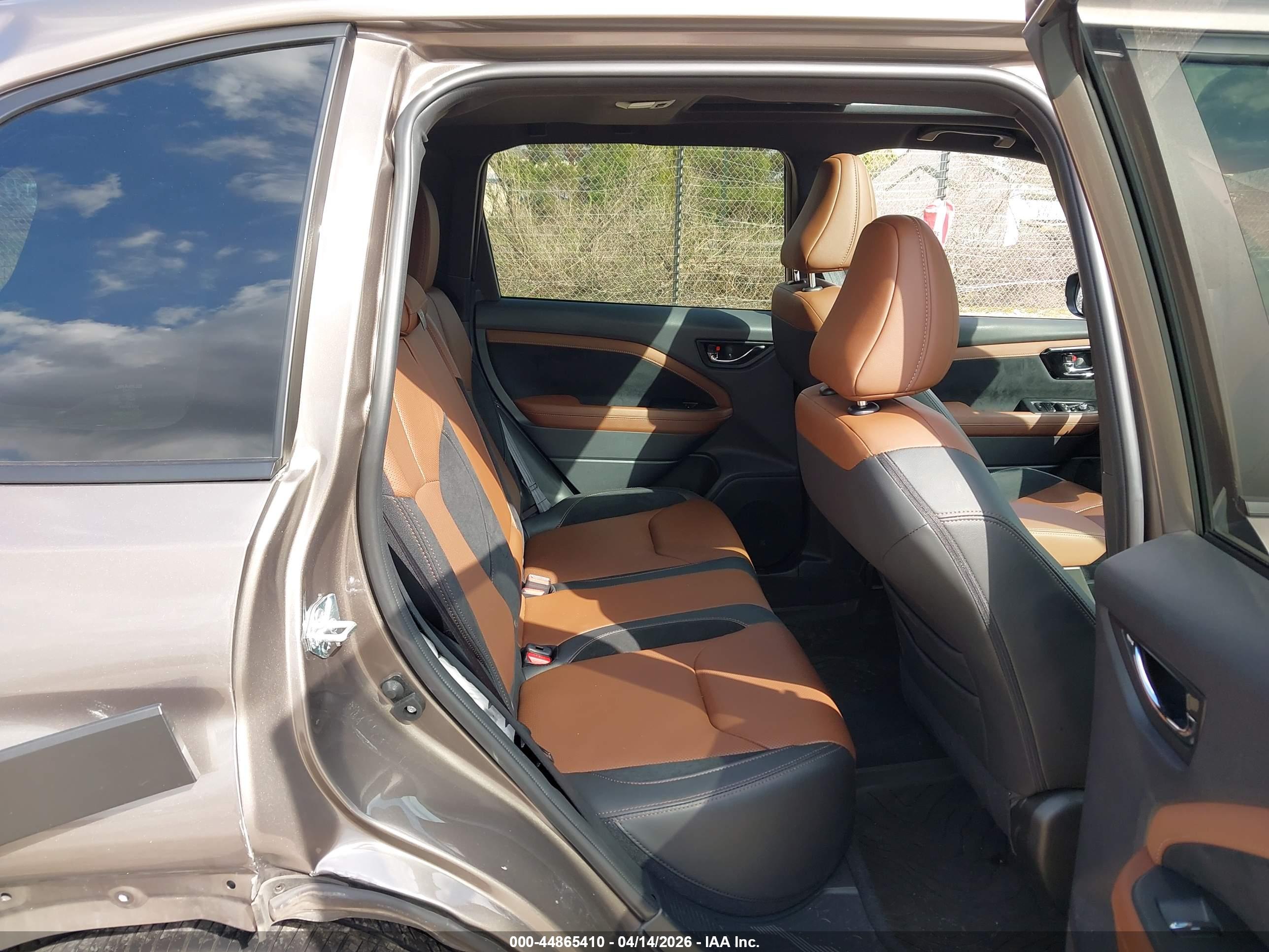 SUBARU FORESTER image 8