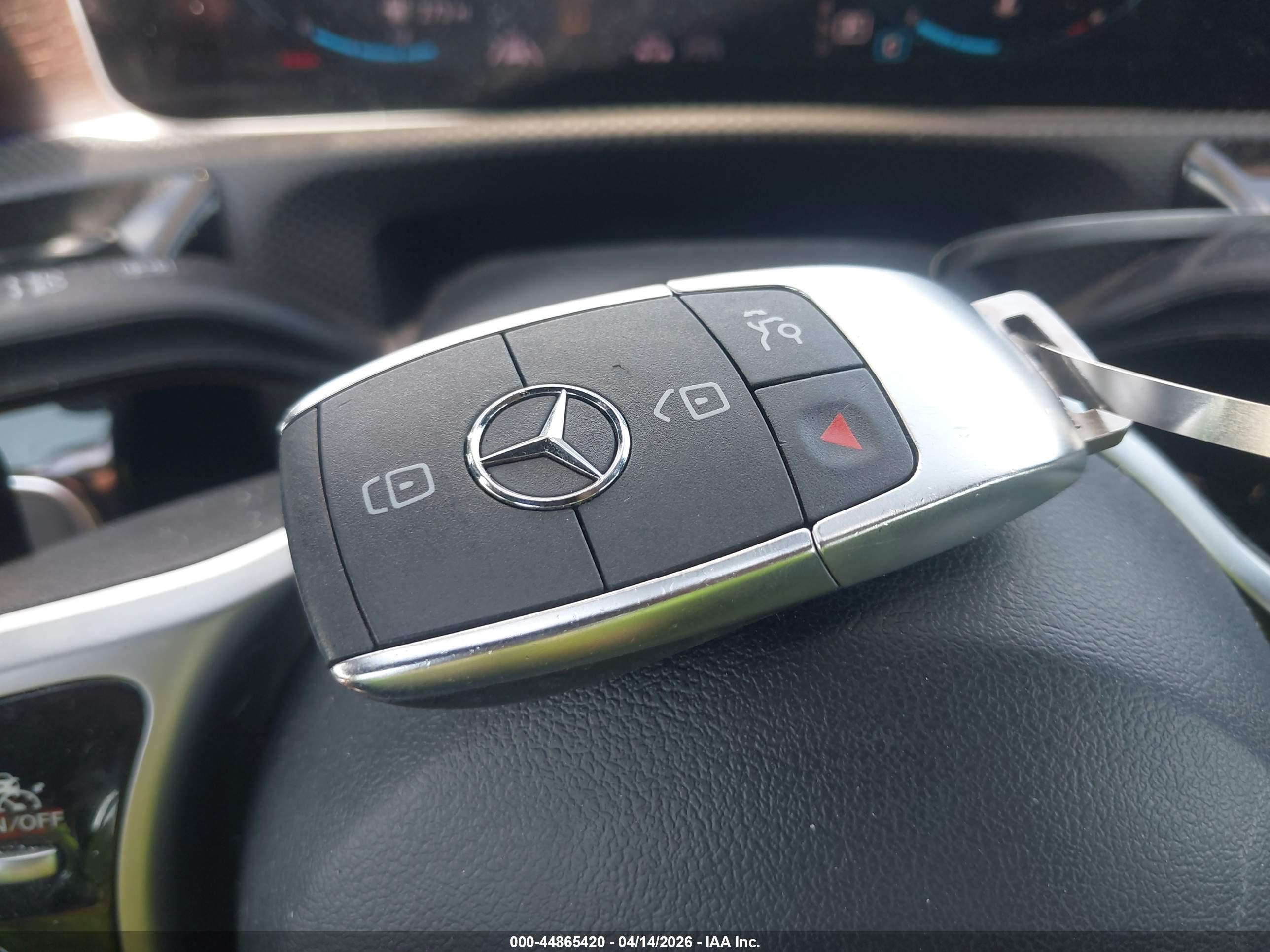 MERCEDES-BENZ A image 11