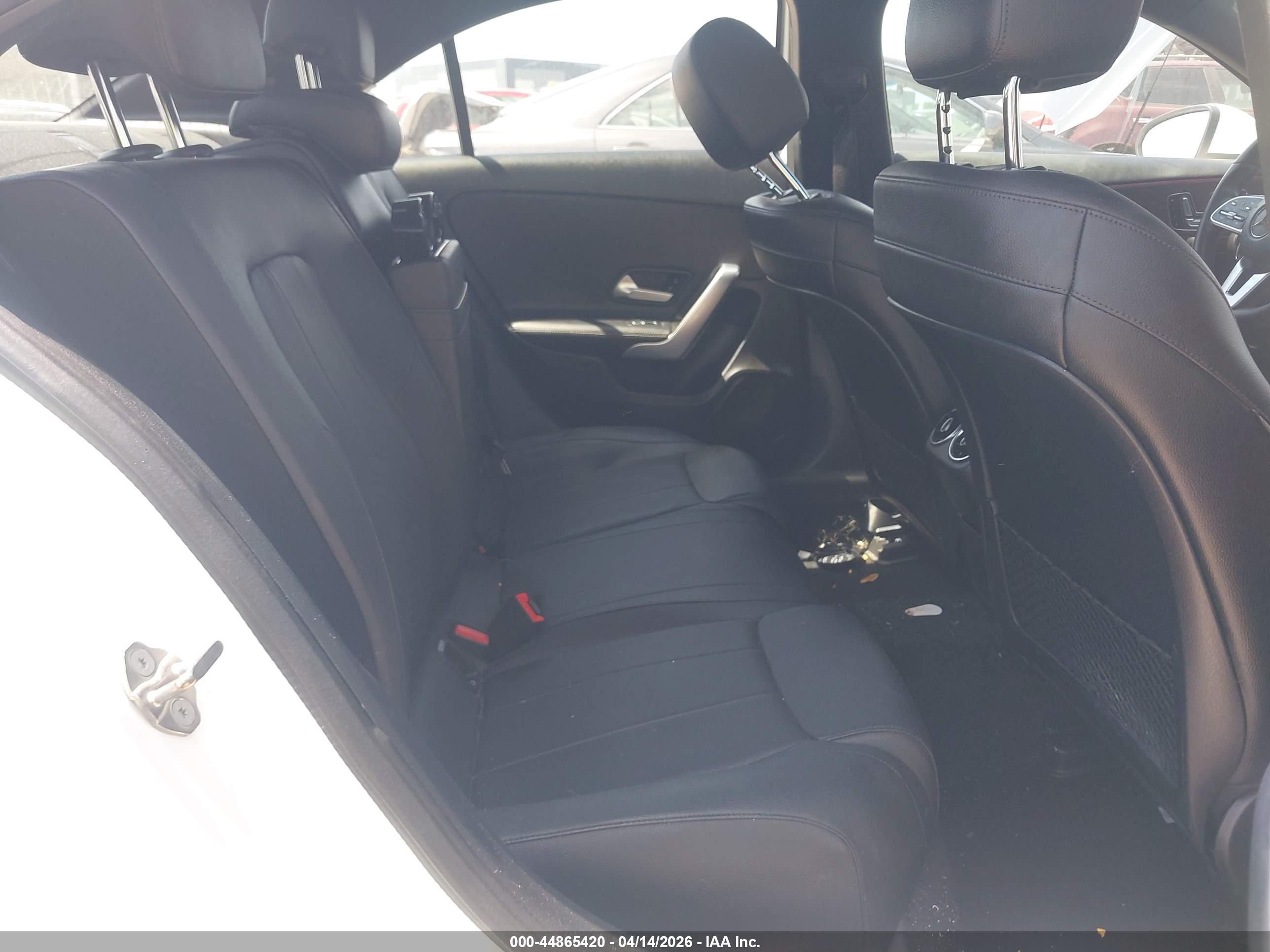 MERCEDES-BENZ A image 8