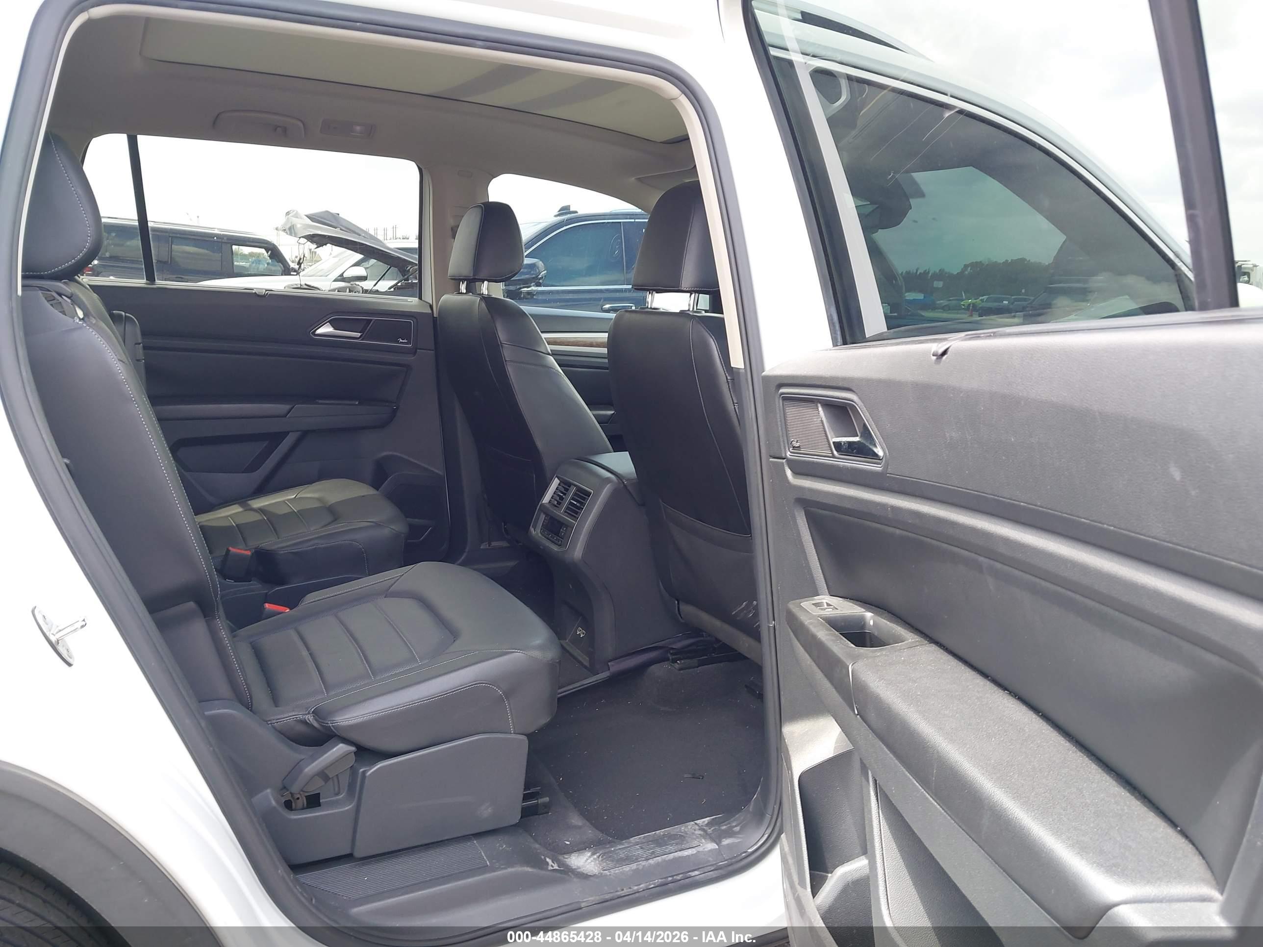 VOLKSWAGEN ATLAS image 8