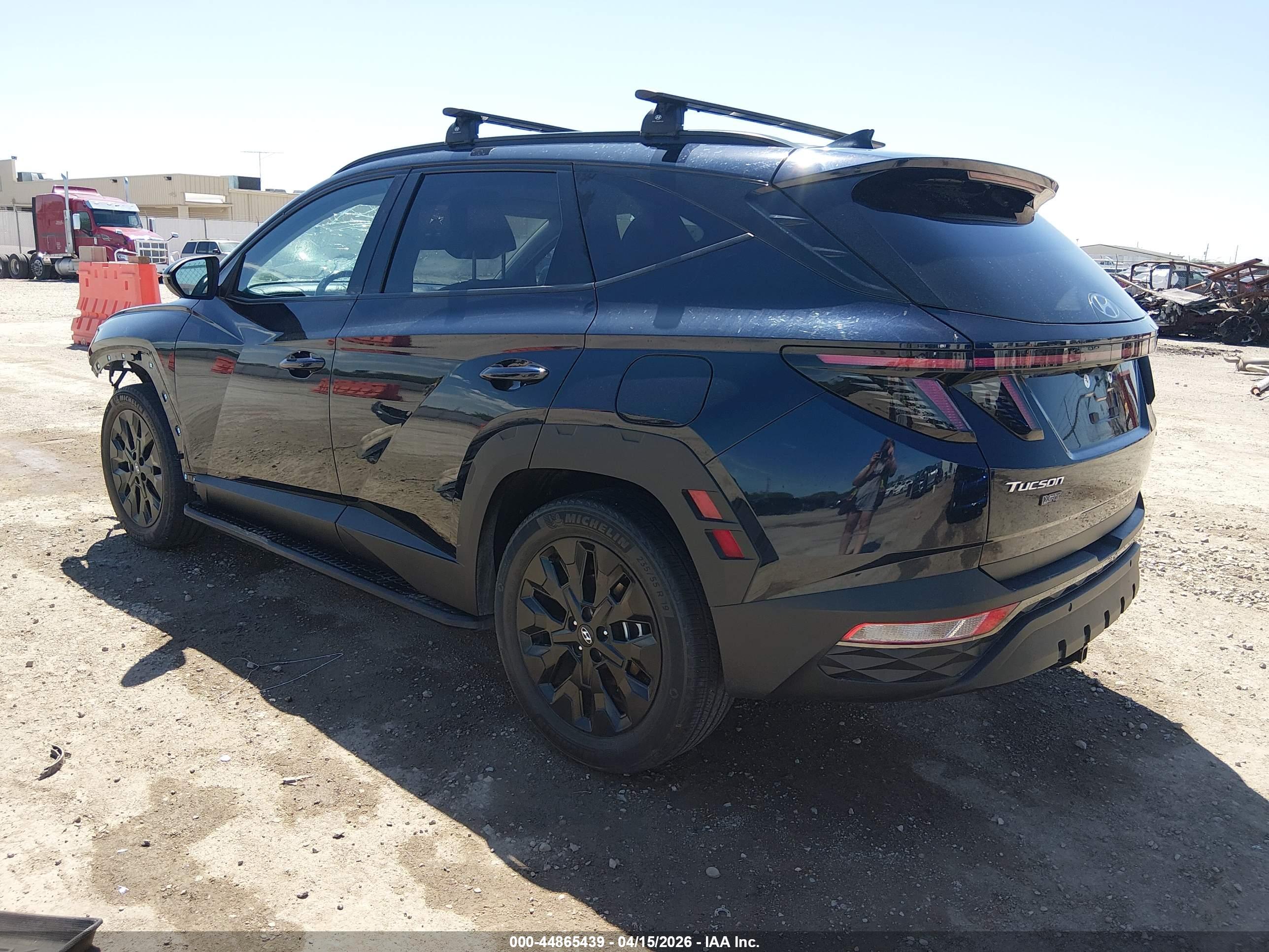HYUNDAI TUCSON image 3