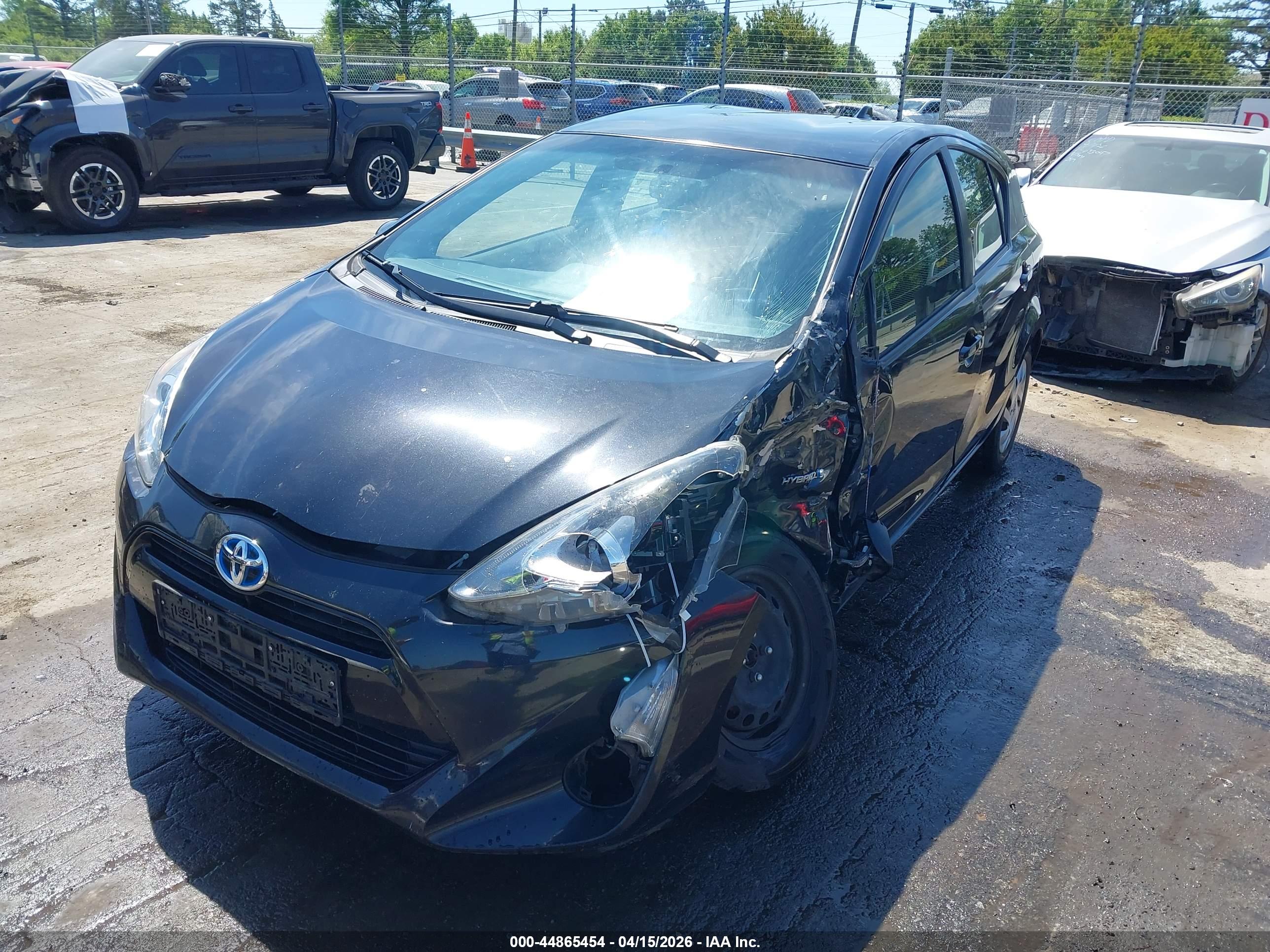 TOYOTA PRIUS image 2