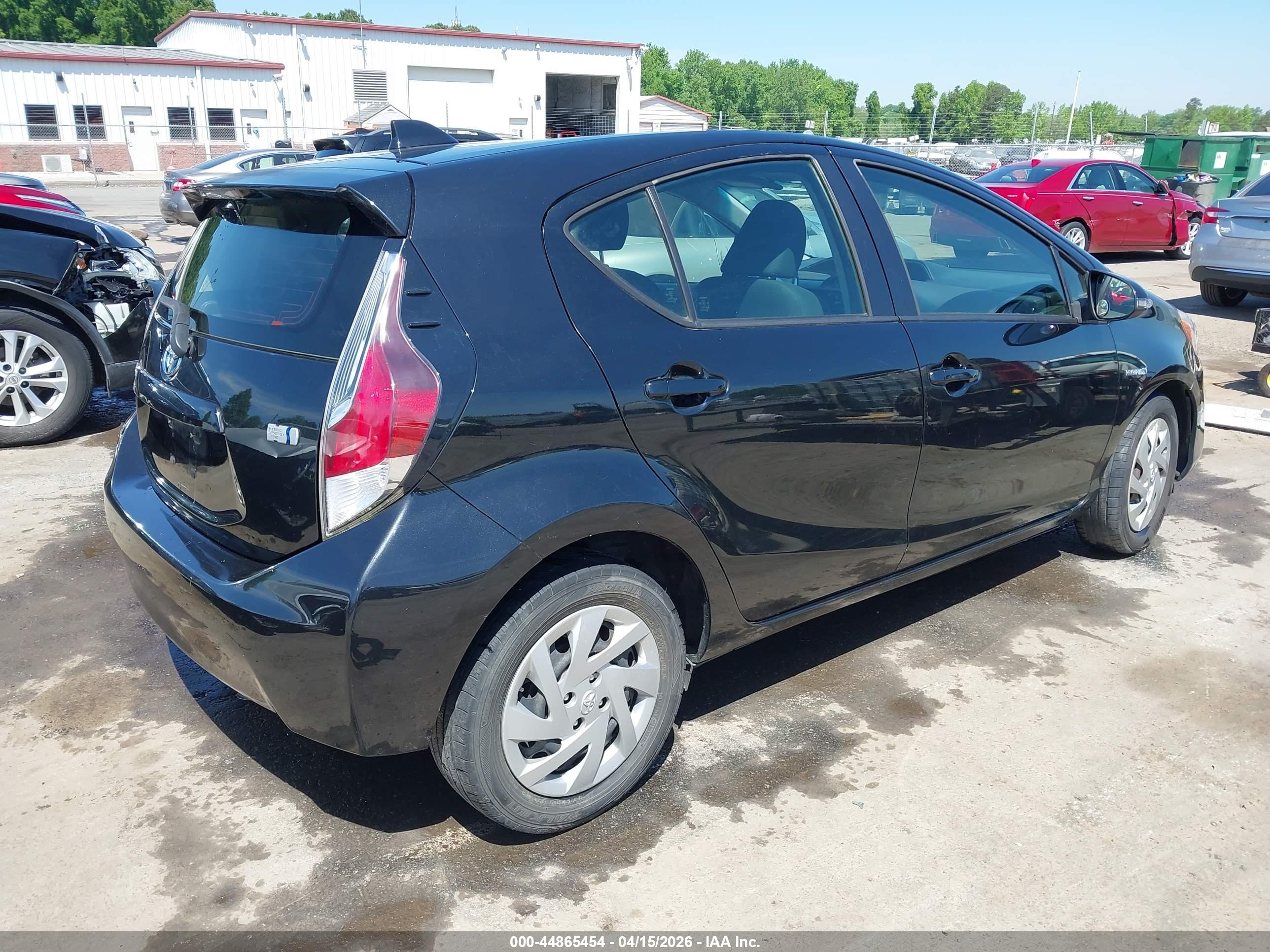 TOYOTA PRIUS image 4
