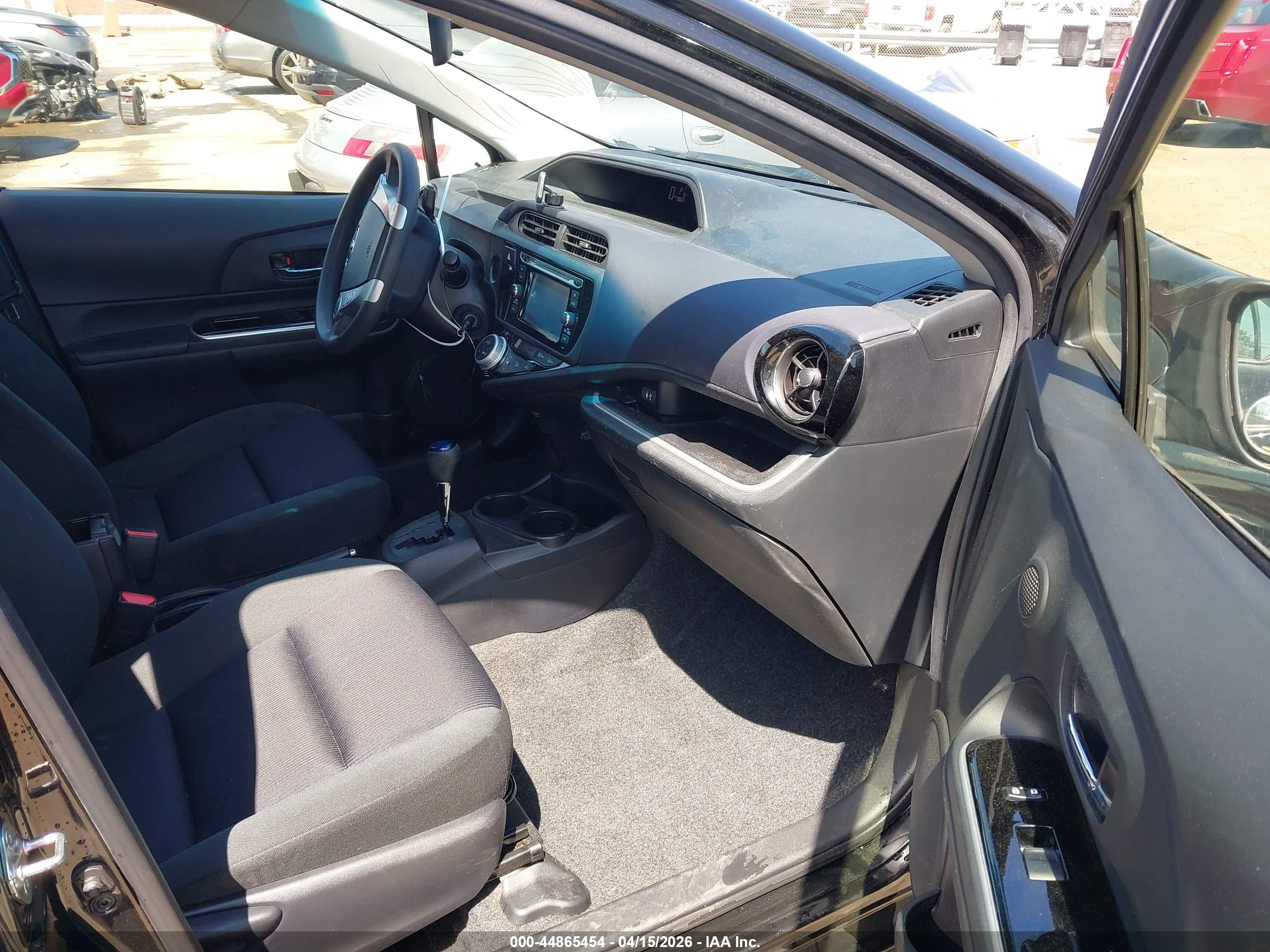 TOYOTA PRIUS image 5