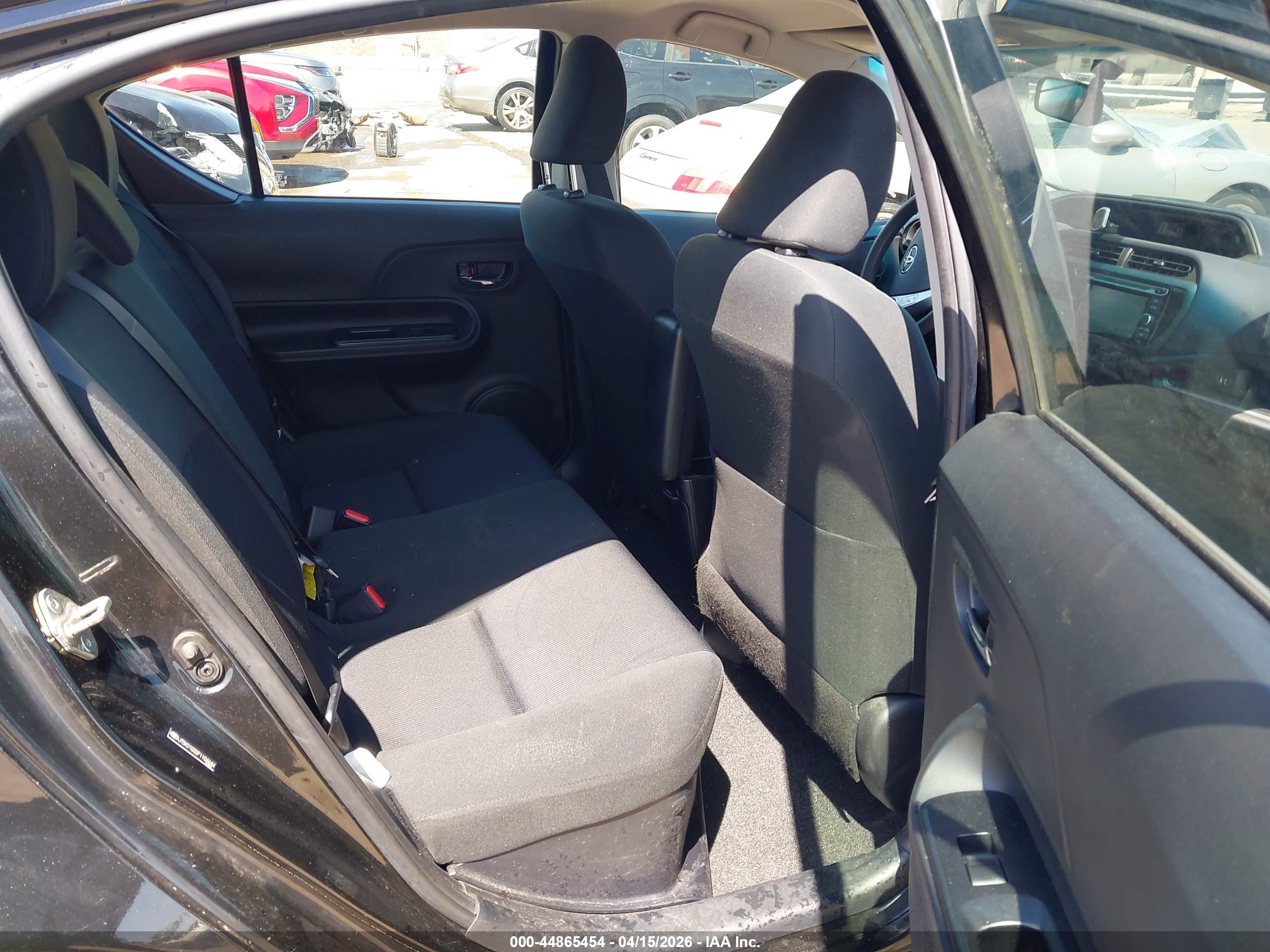 TOYOTA PRIUS image 8