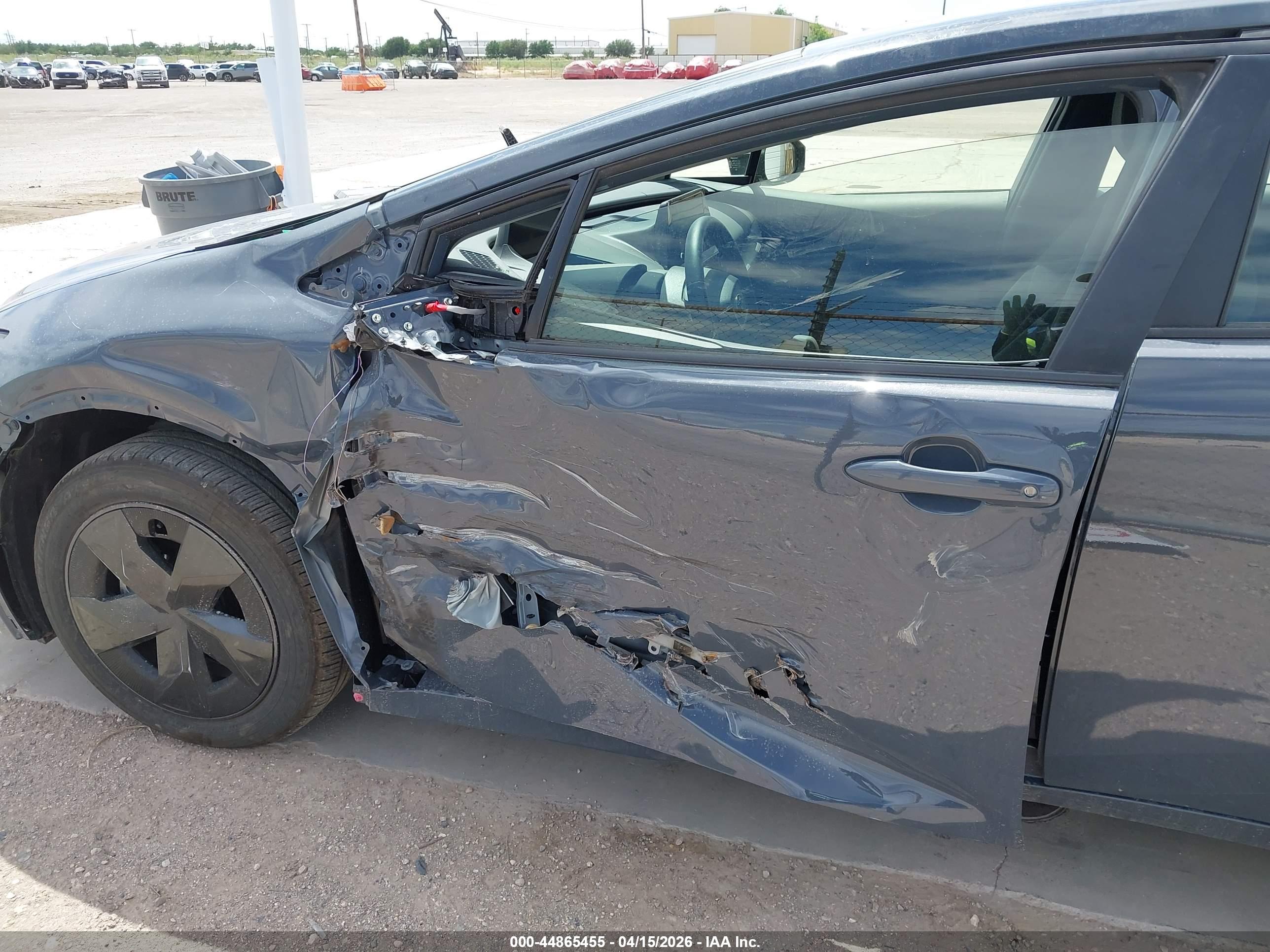 TOYOTA PRIUS image 6