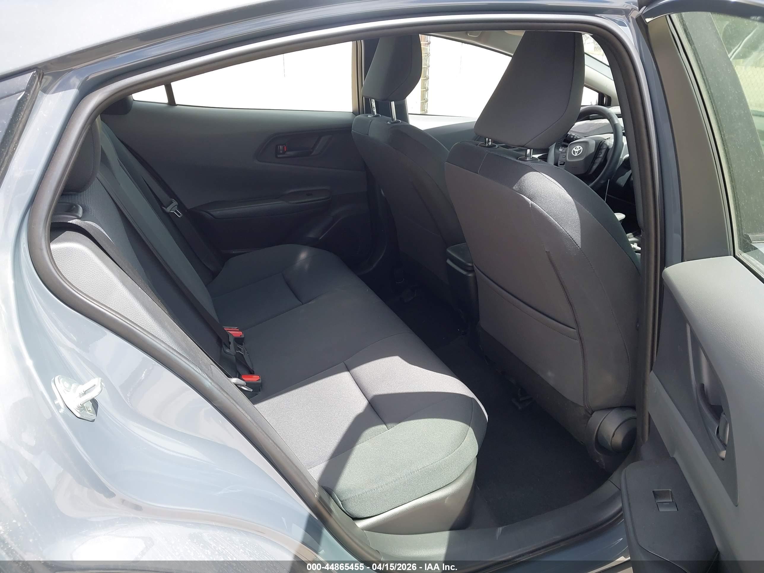 TOYOTA PRIUS image 8