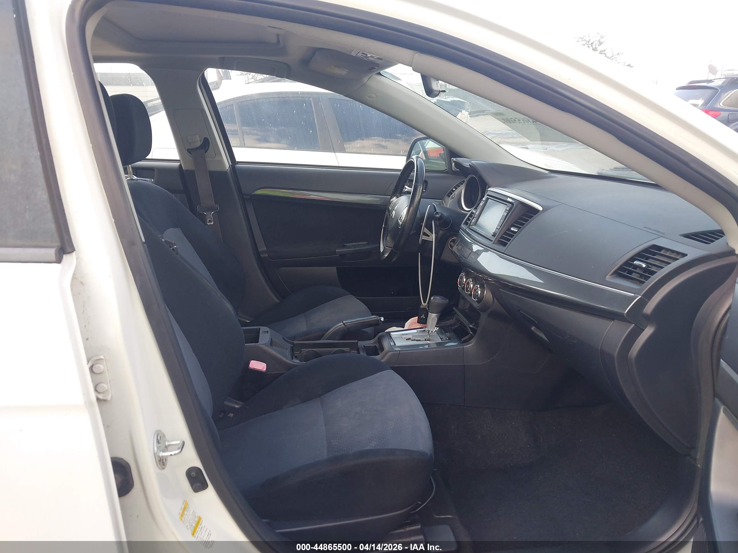 MITSUBISHI LANCER image 5