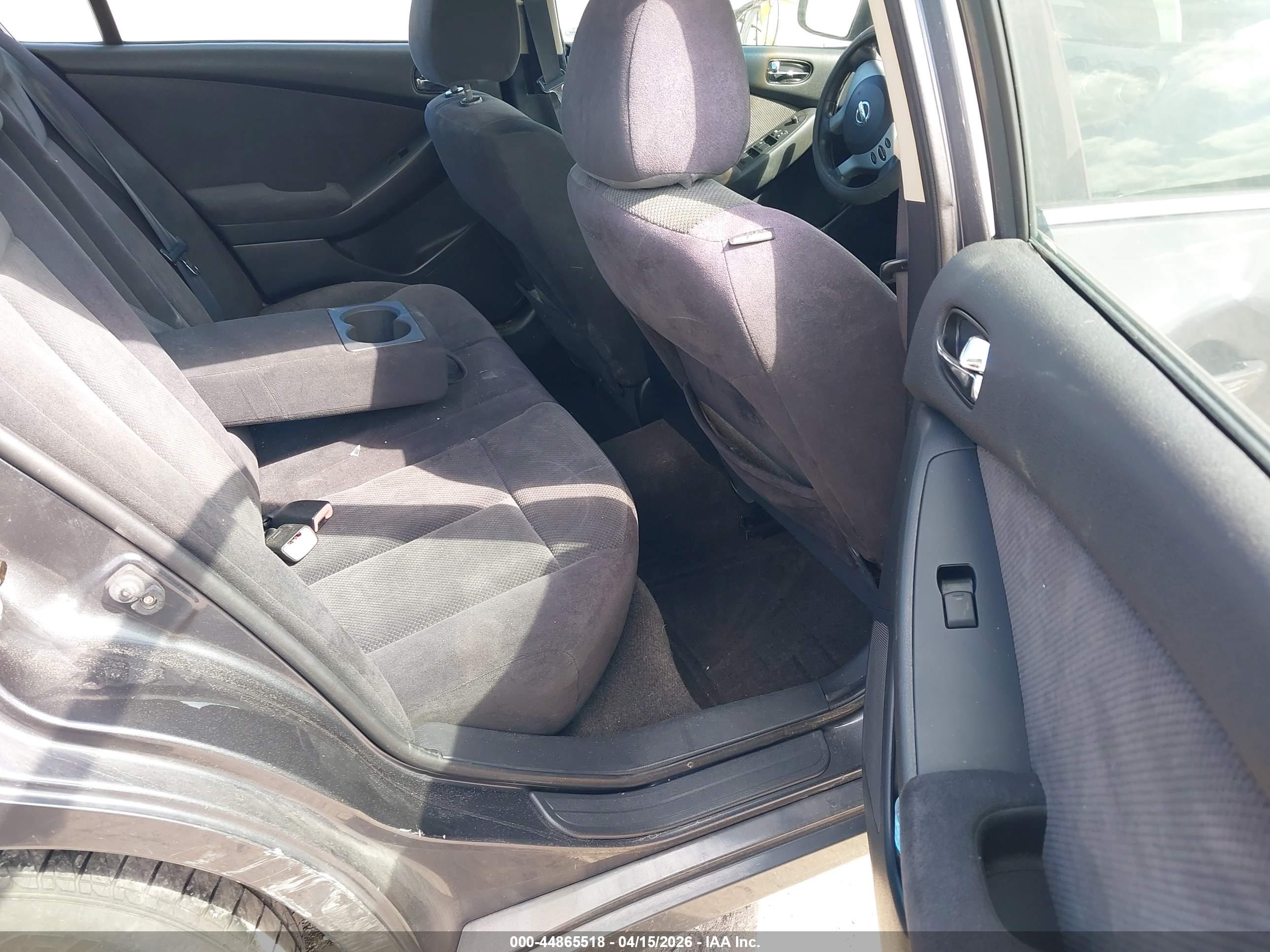 NISSAN ALTIMA image 8