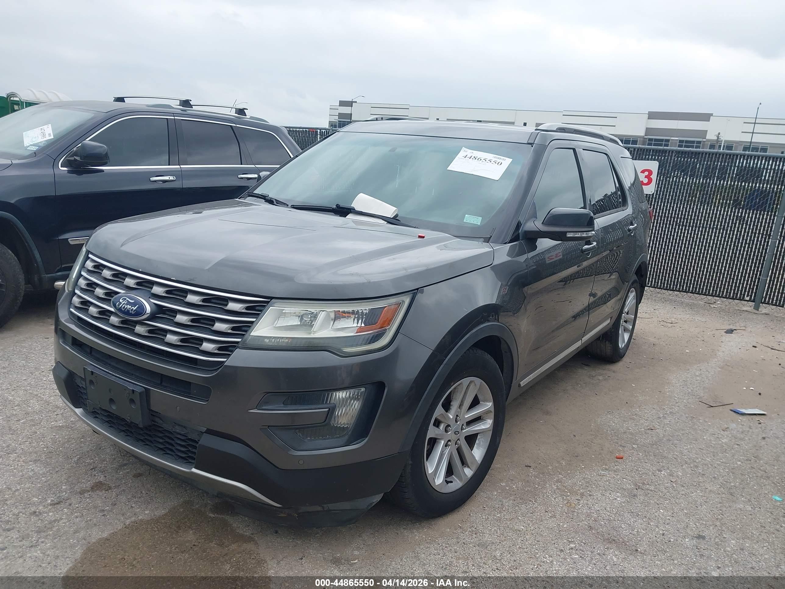 FORD EXPLORER image 2